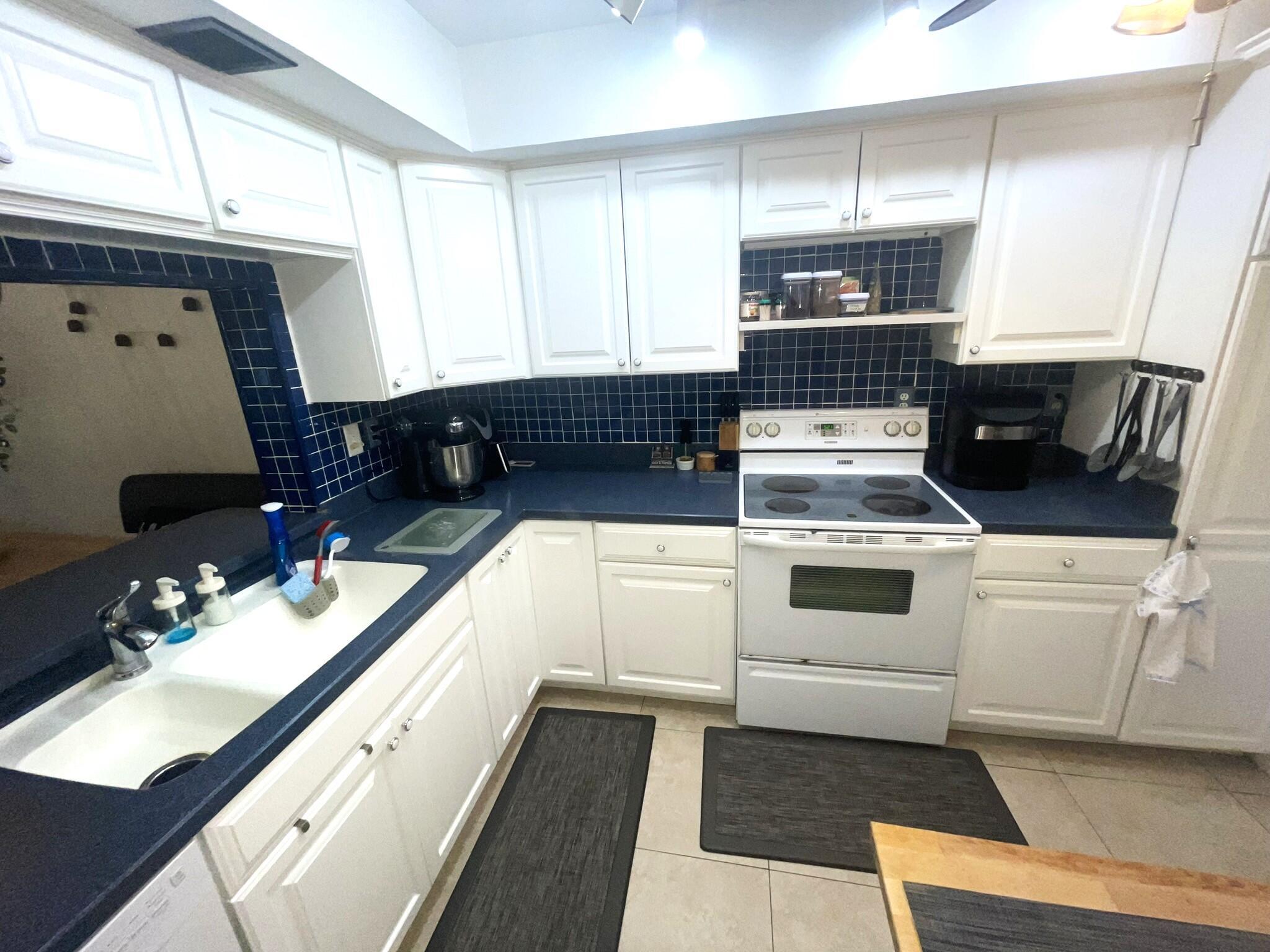 2500 Presidential Way 106 Property Photo 19