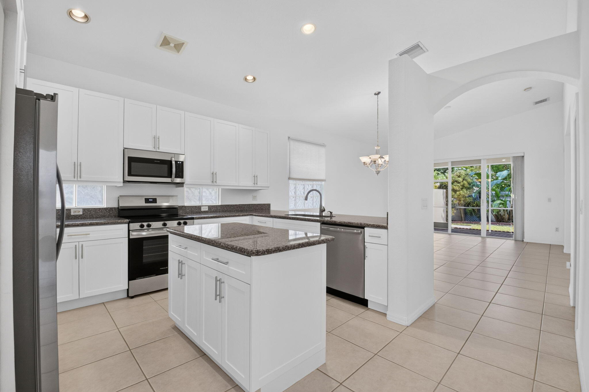 8107 Bellafiore Way Property Photo 7