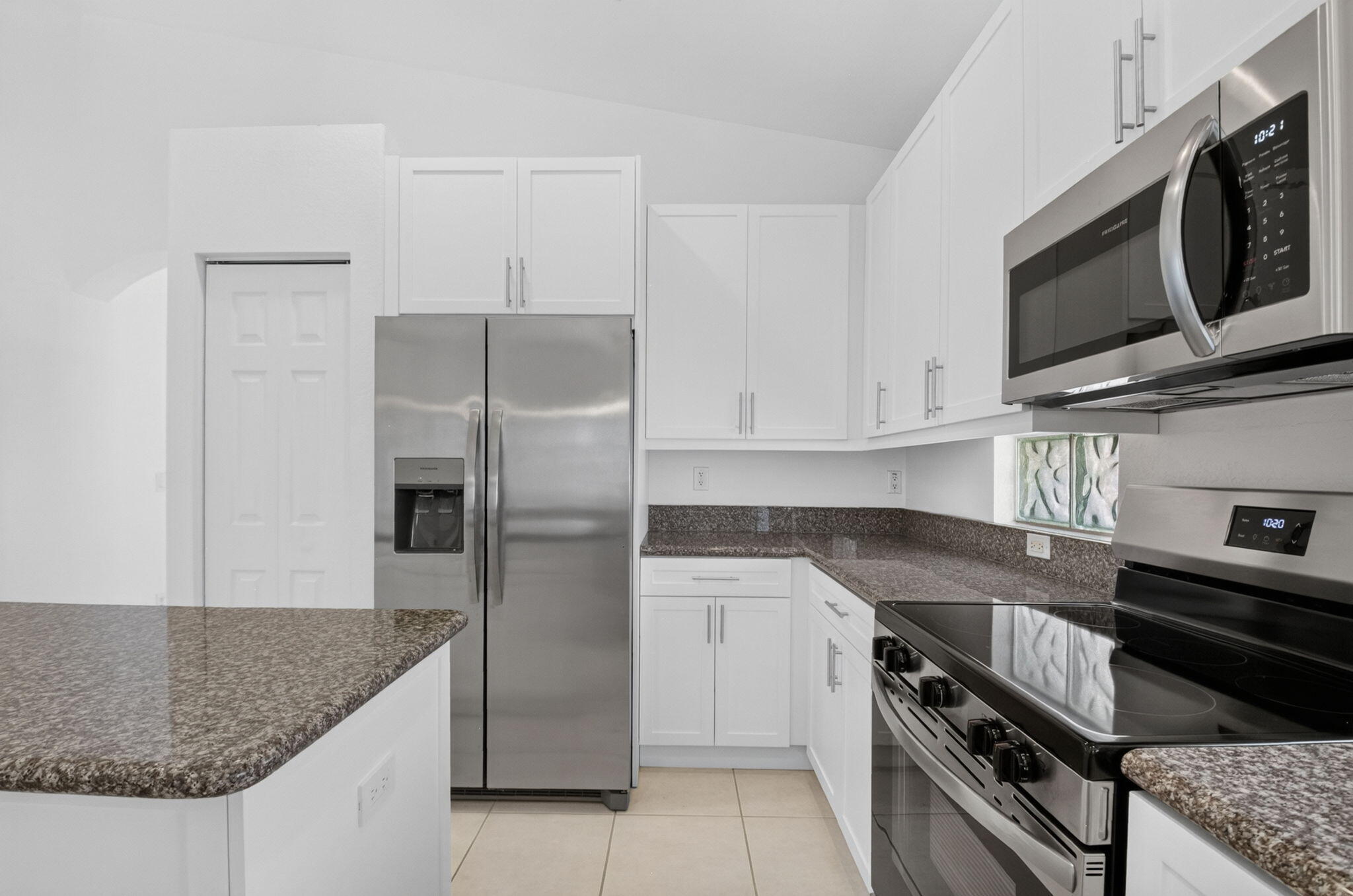 8107 Bellafiore Way Property Photo 10