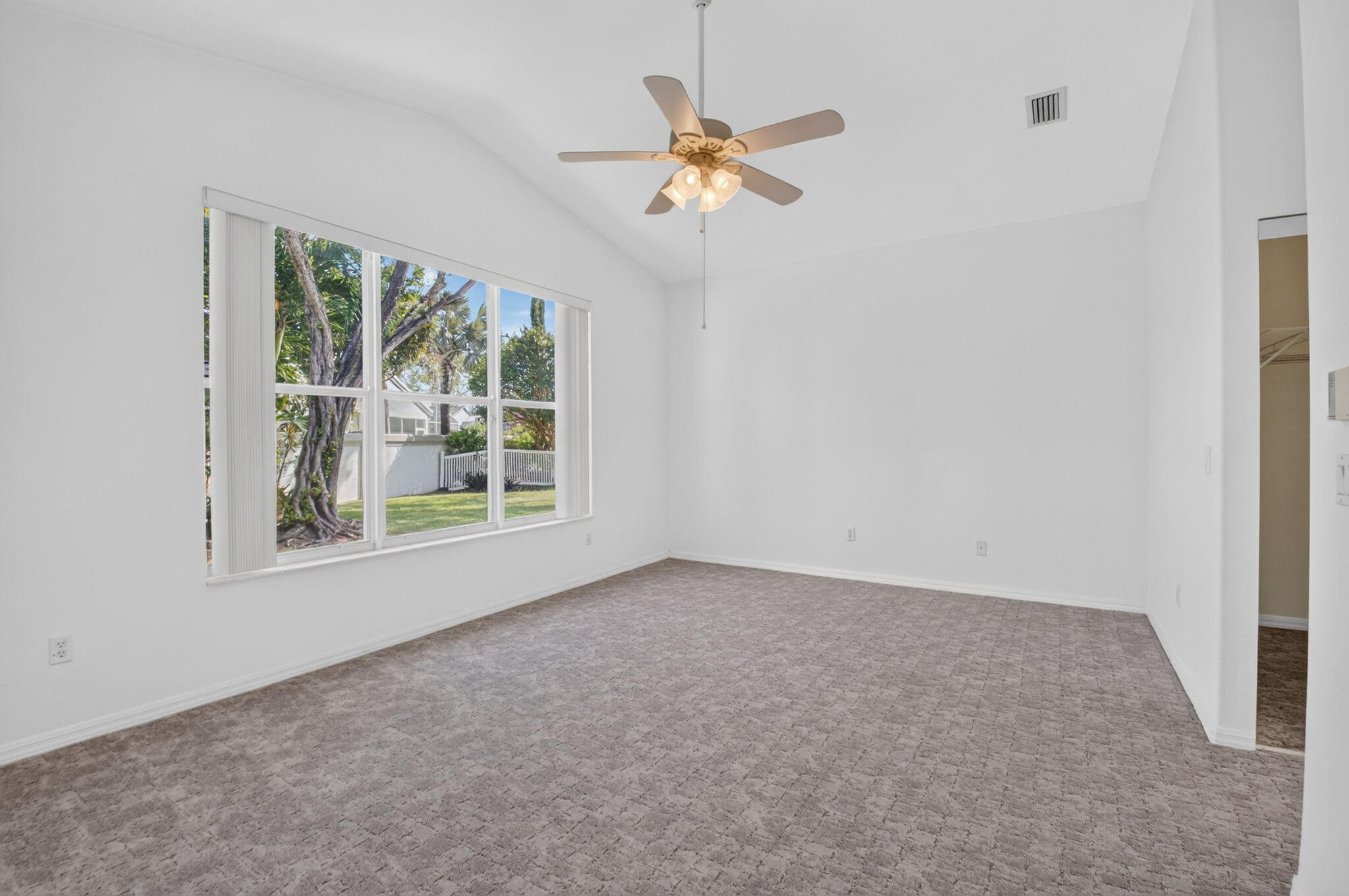 8107 Bellafiore Way Property Photo 13
