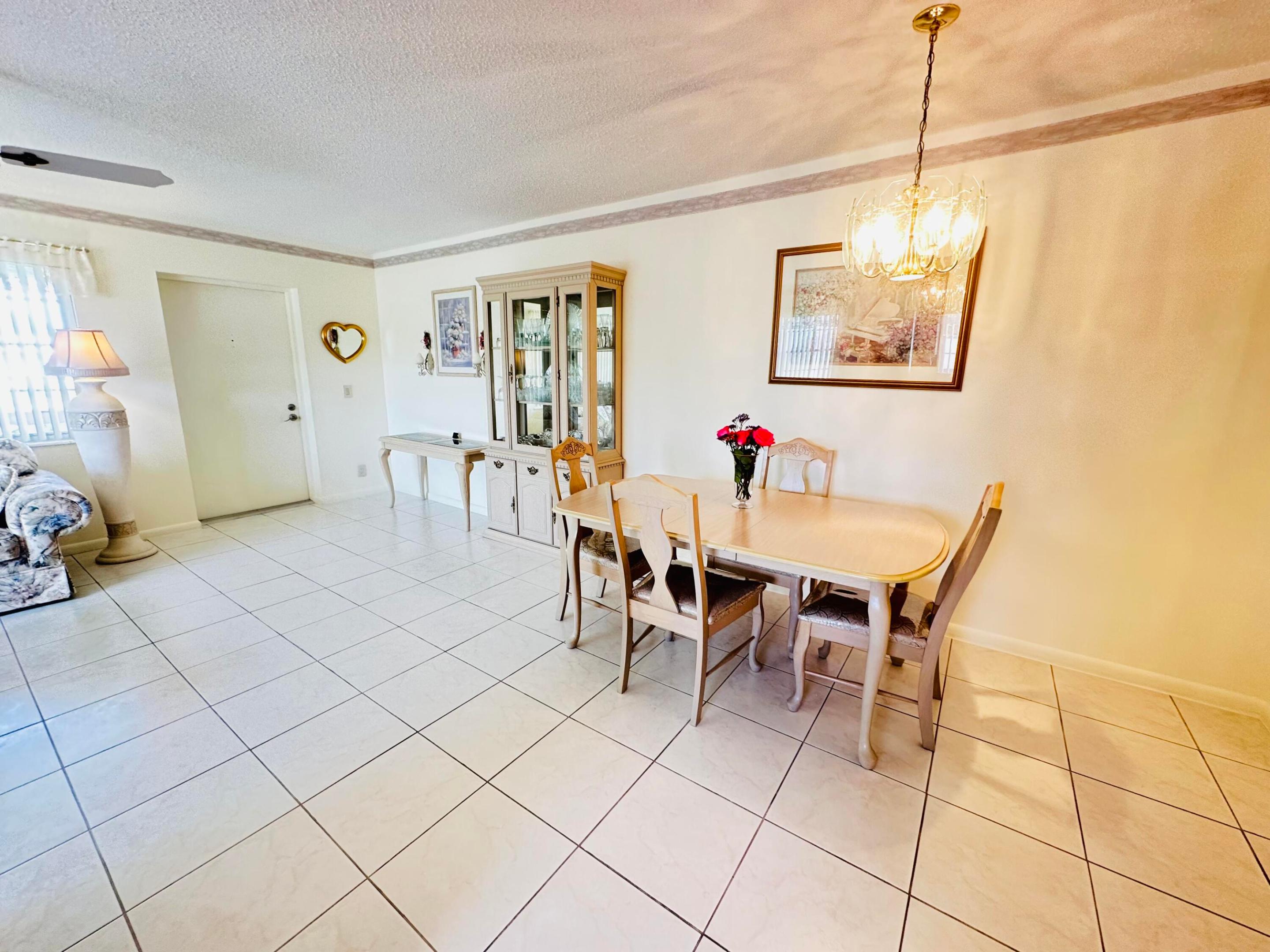 41 Lyndhurst B Property Photo 9