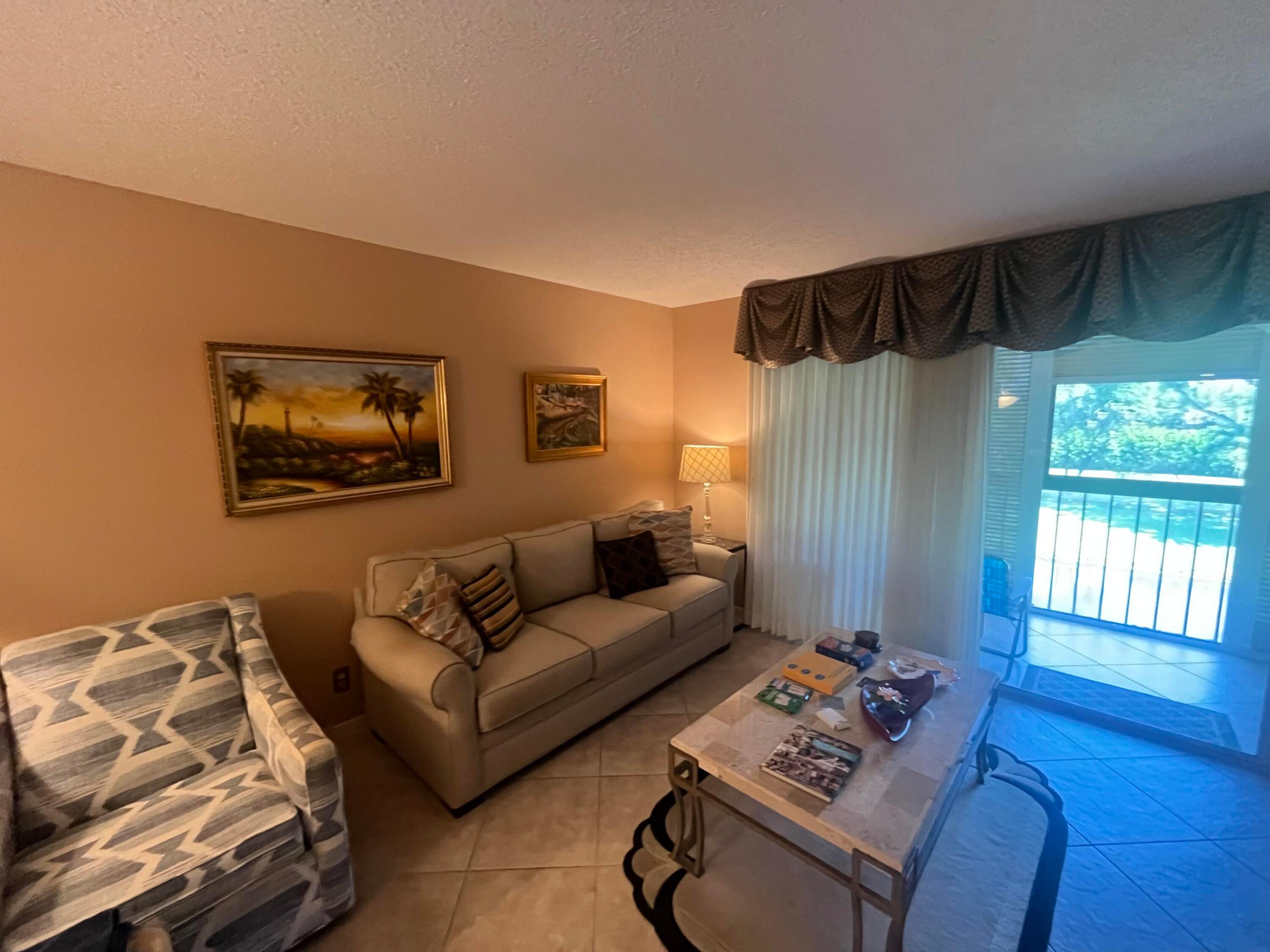7185 Huntington Lane #306 Property Photo 16