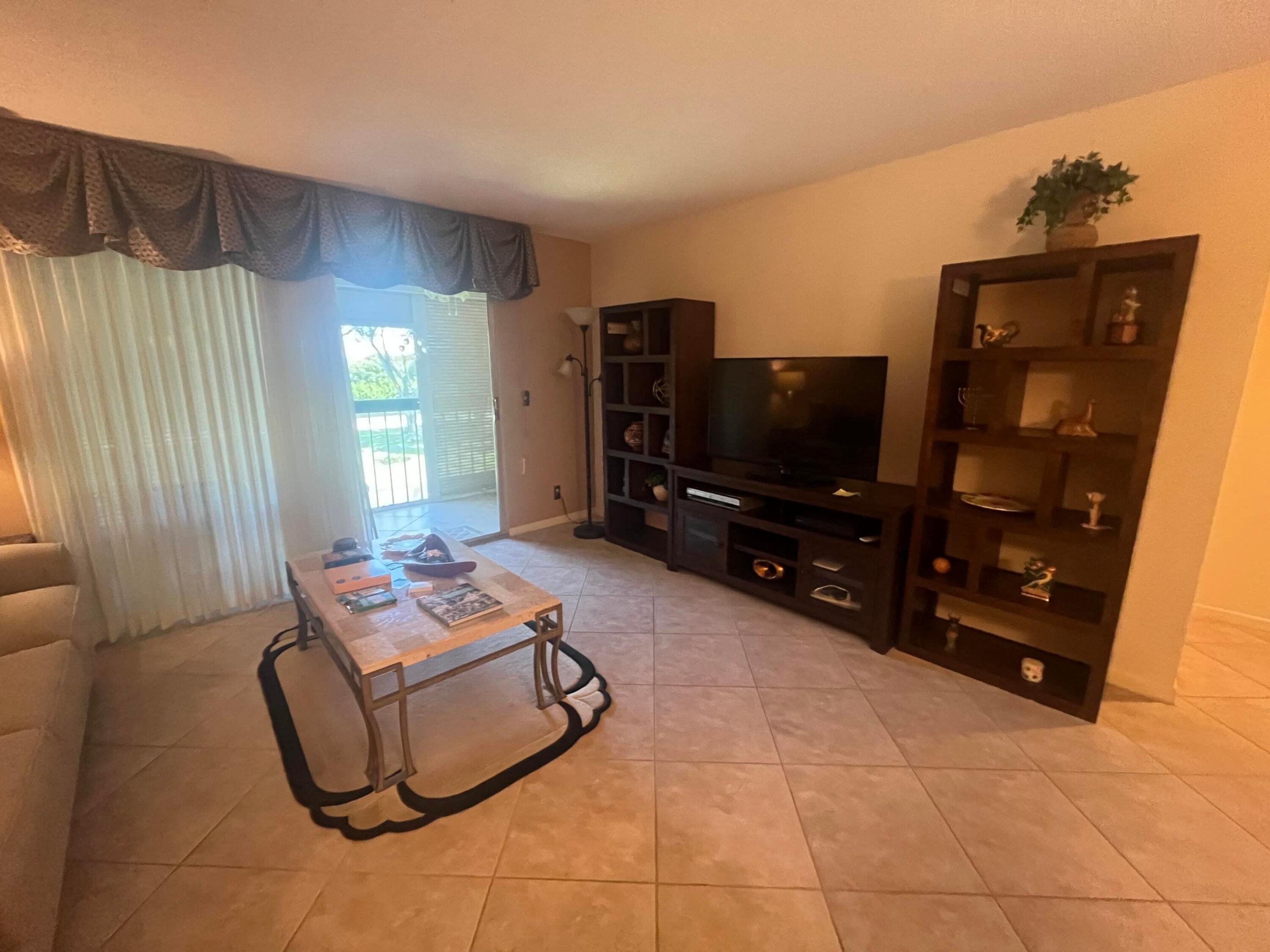 7185 Huntington Lane #306 Property Photo 17