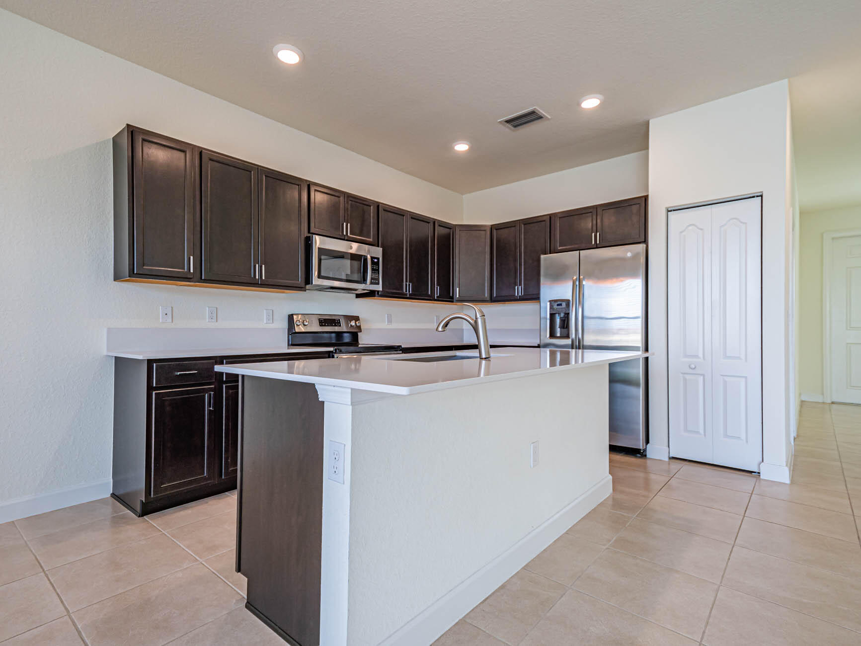 10032 W Villa Circle Property Photo 6