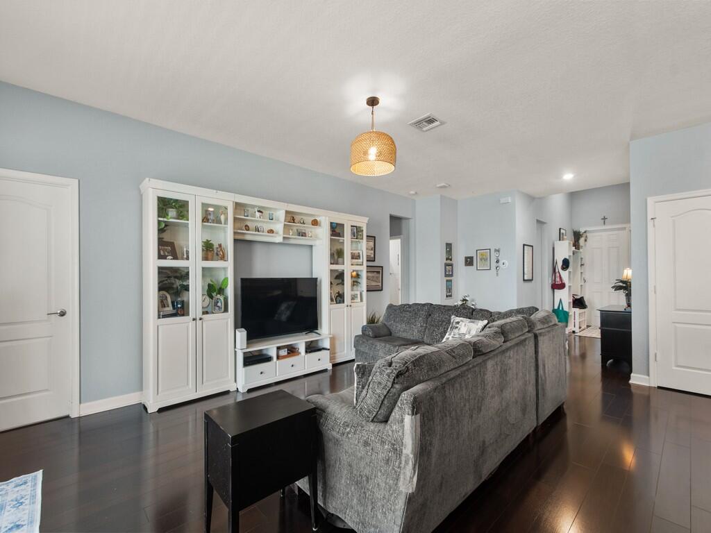 9880 Verona Manor Property Photo 8