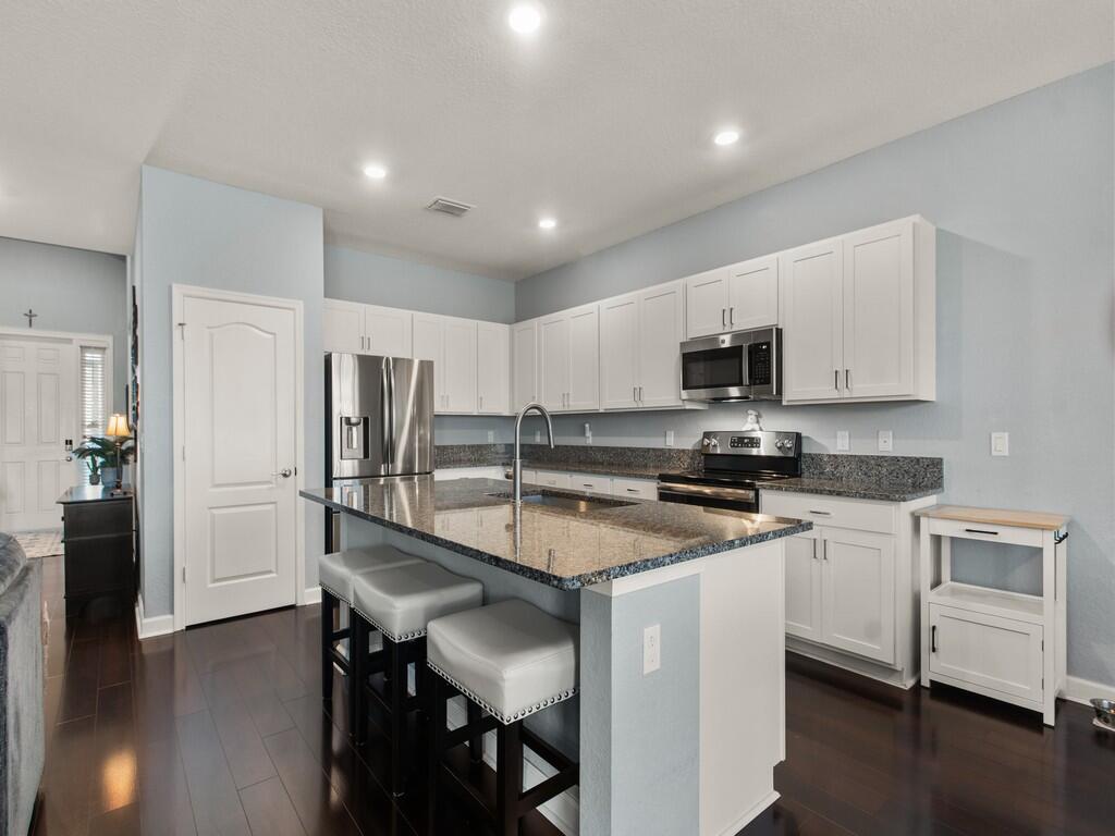 9880 Verona Manor Property Photo 11