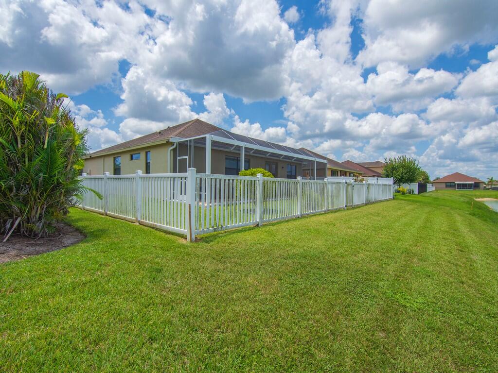 9880 Verona Manor Property Photo 29