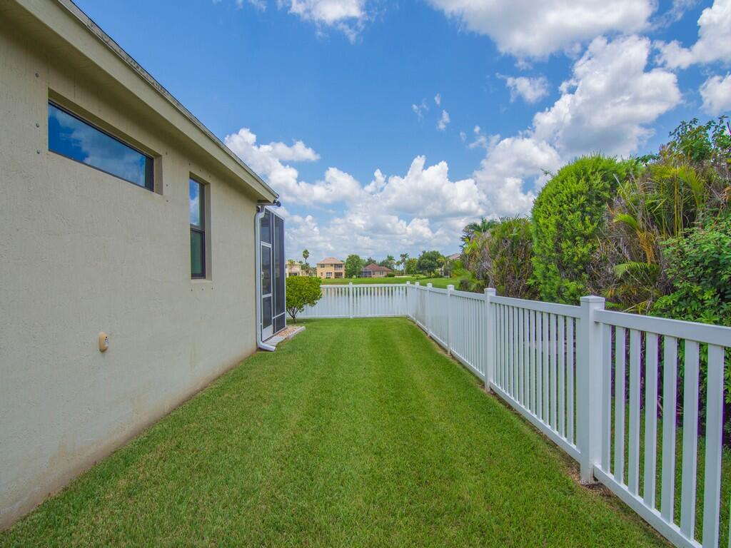 9880 Verona Manor Property Photo 34