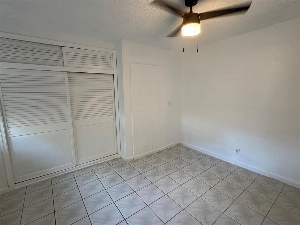 9200 Nw 38th Drive 1a Property Photo 5