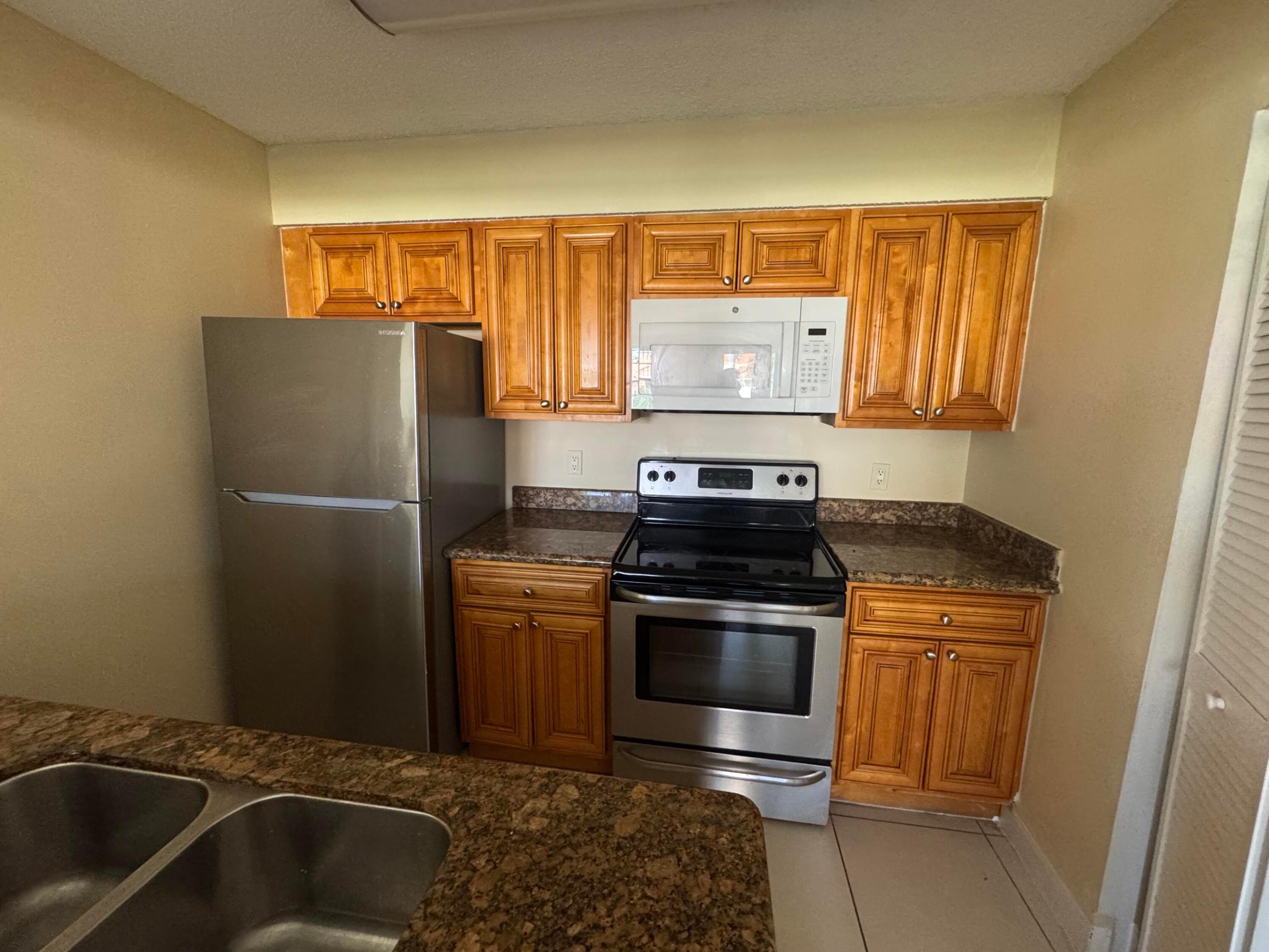 1241 Sw 46th Avenue 1008 Property Photo 5