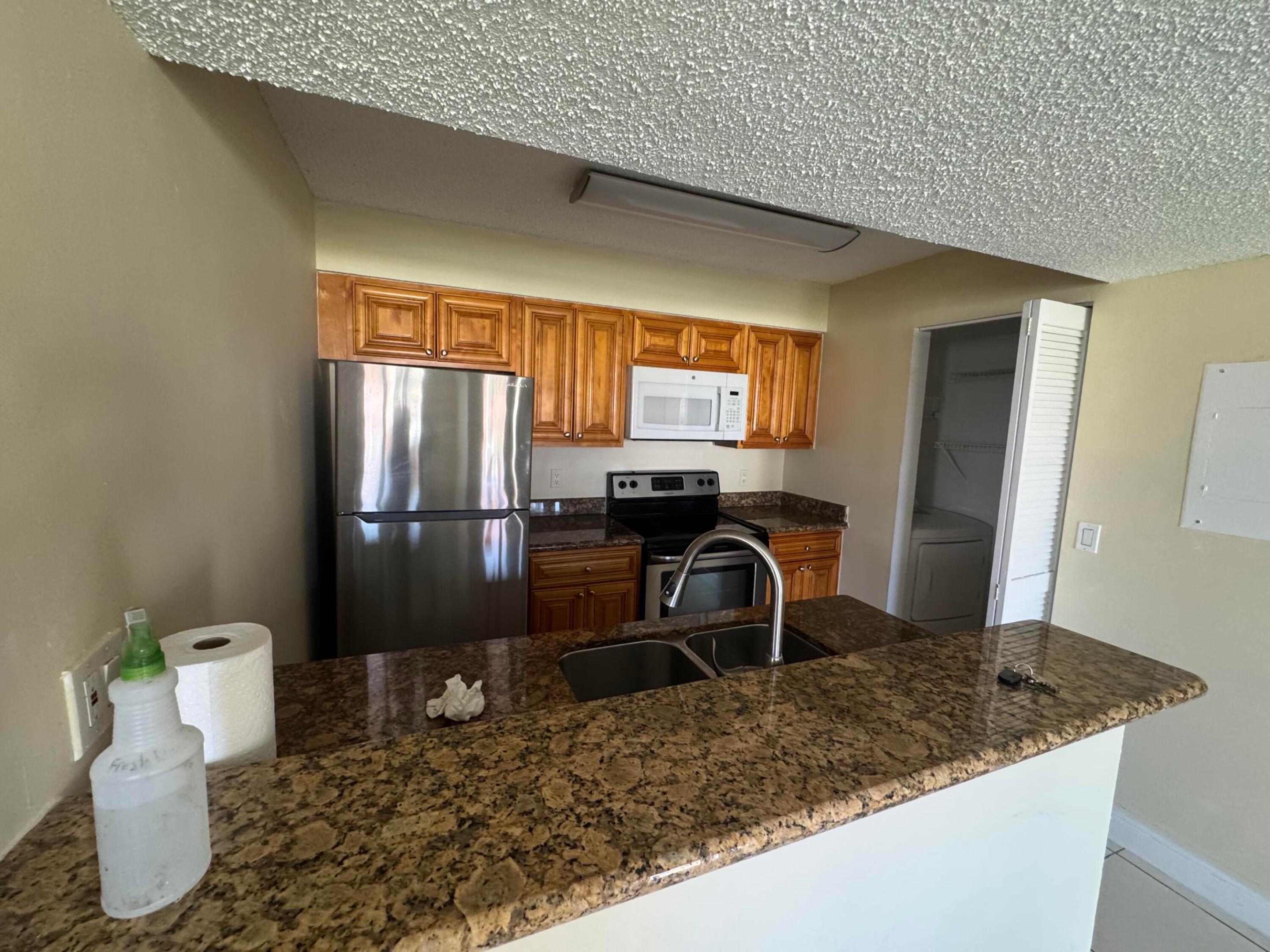 1241 Sw 46th Avenue 1008 Property Photo 8