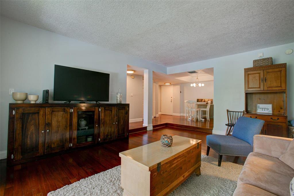 3740 Inverrary Drive 3i Property Photo 3