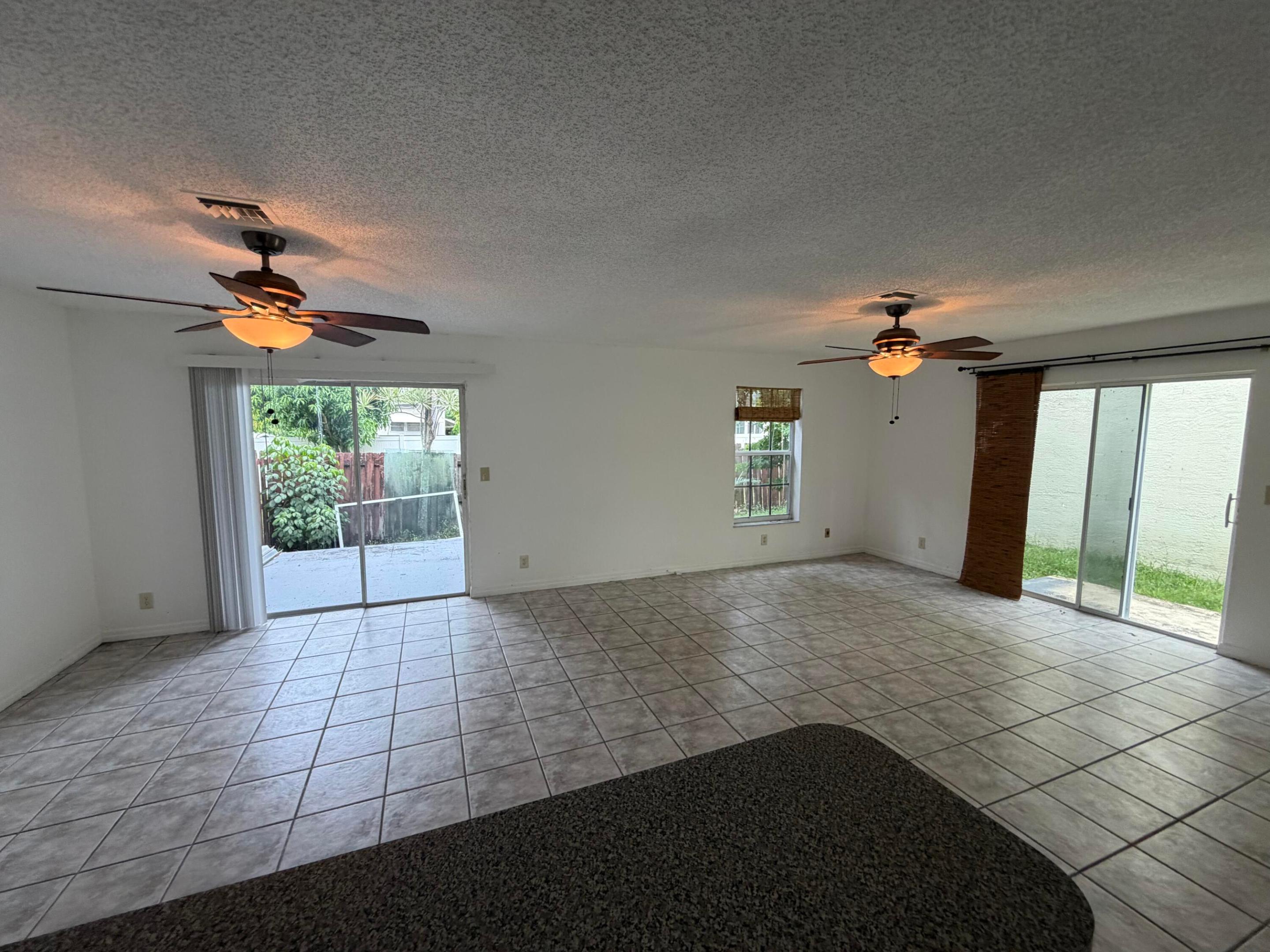 4172 Pine Hollow Circle Property Photo 7