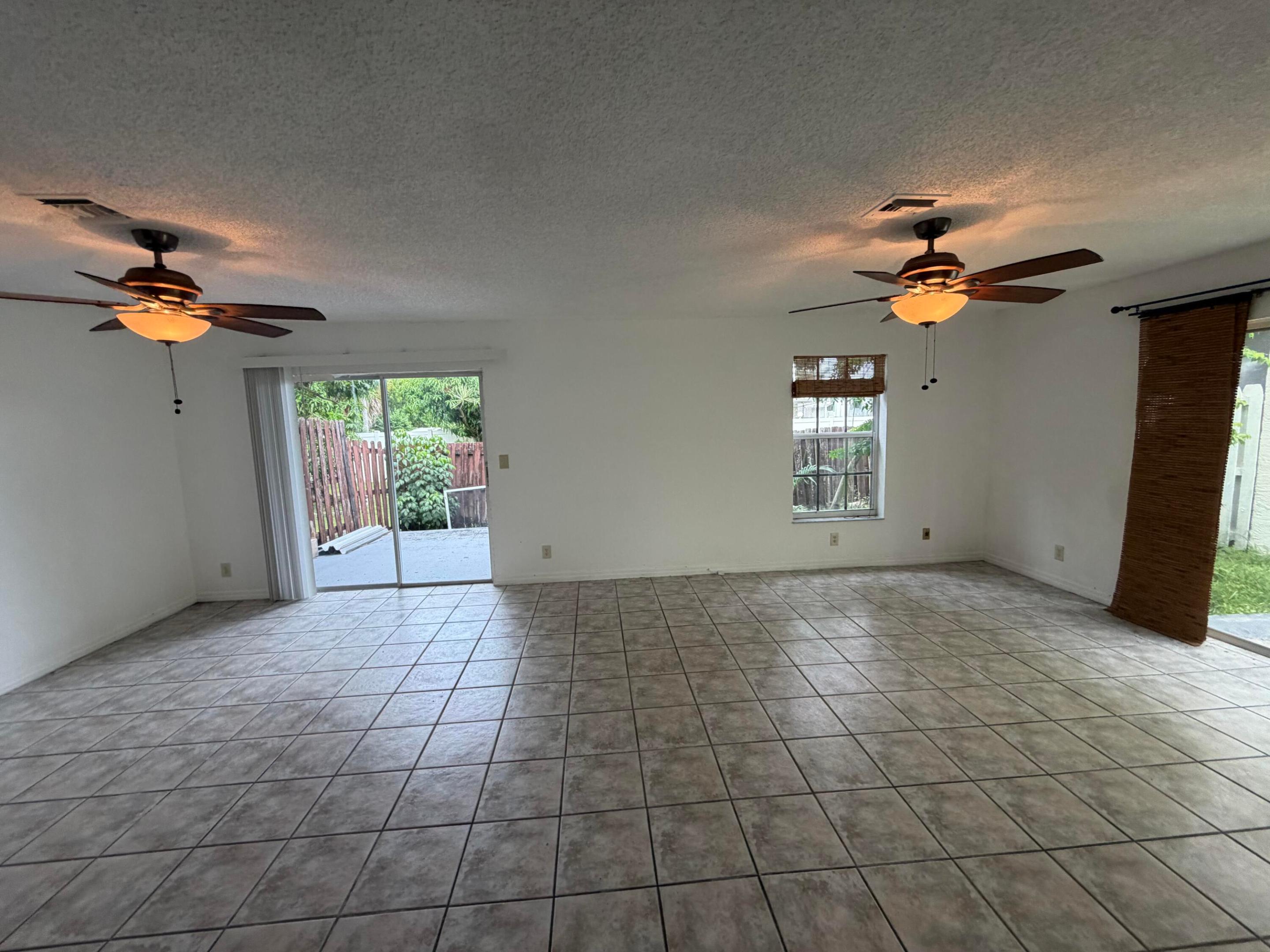 4172 Pine Hollow Circle Property Photo 8