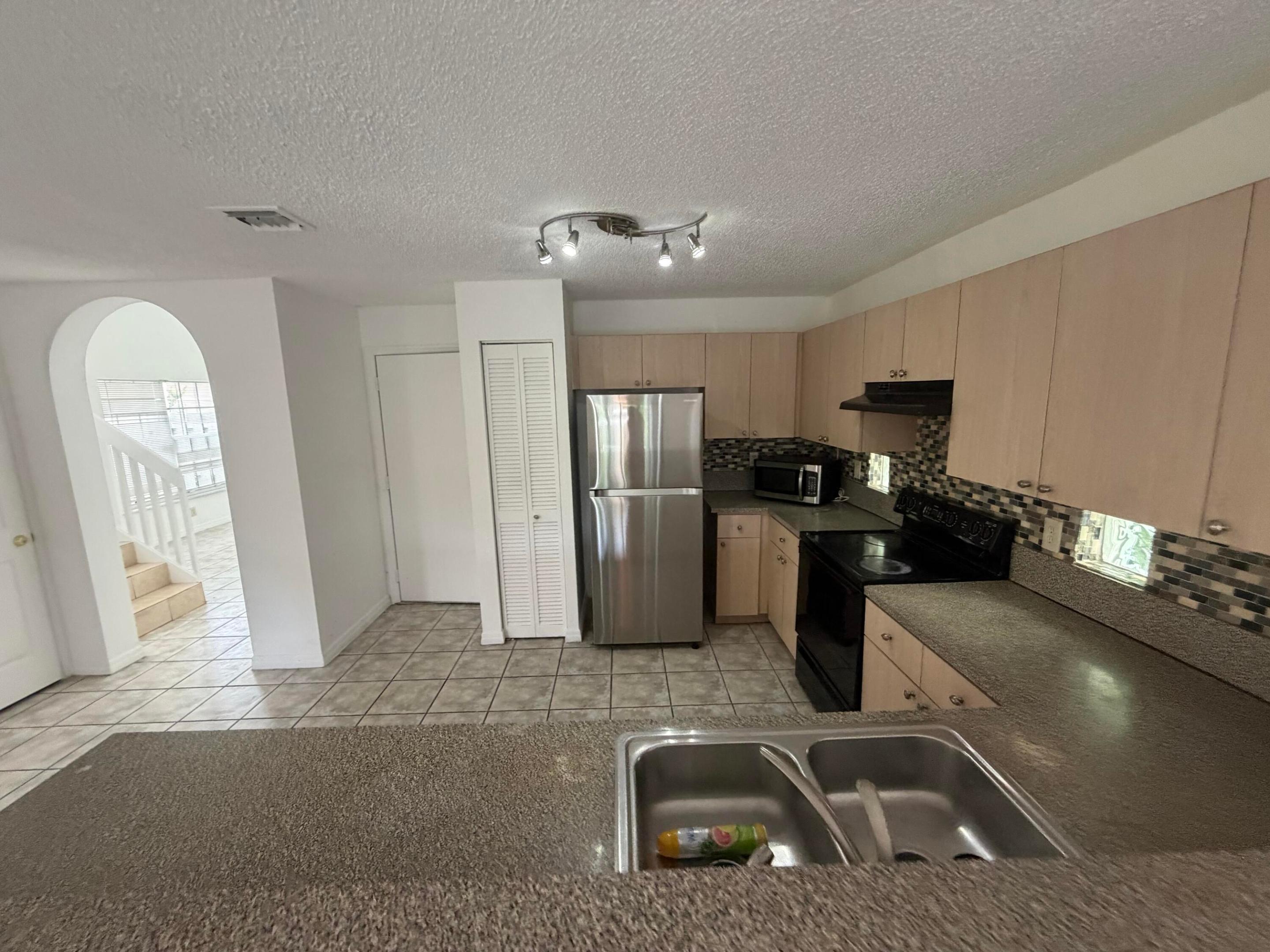 4172 Pine Hollow Circle Property Photo 10