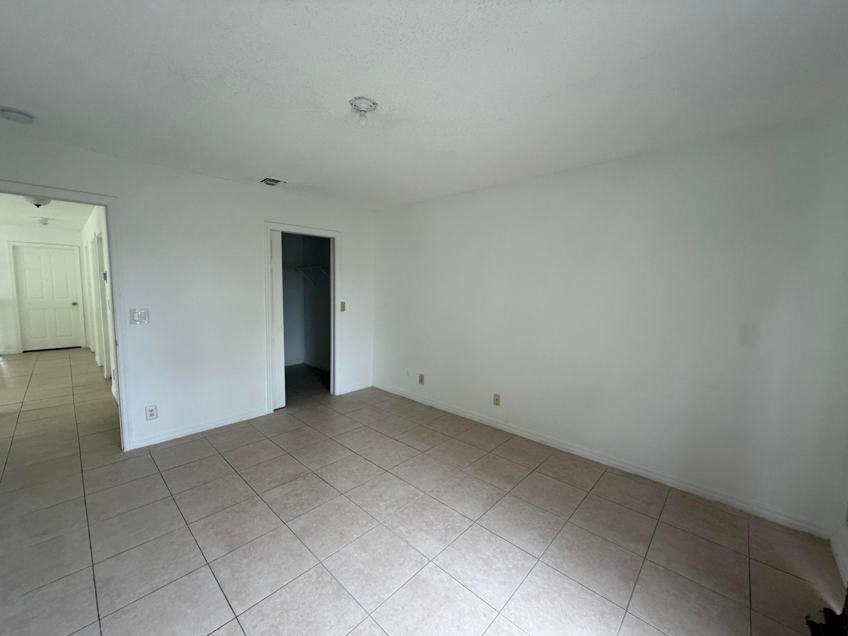 4172 Pine Hollow Circle Property Photo 19
