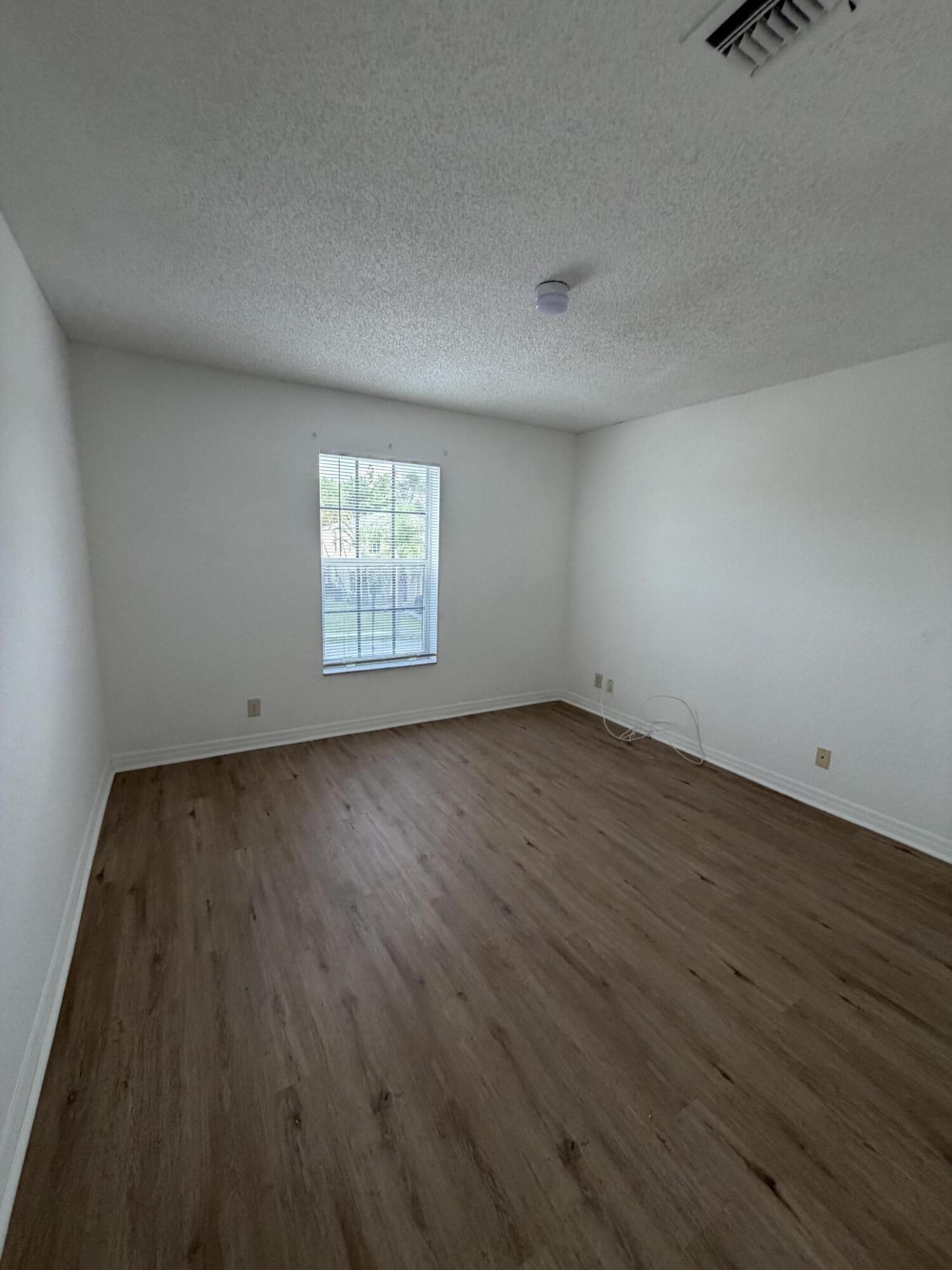 4172 Pine Hollow Circle Property Photo 24