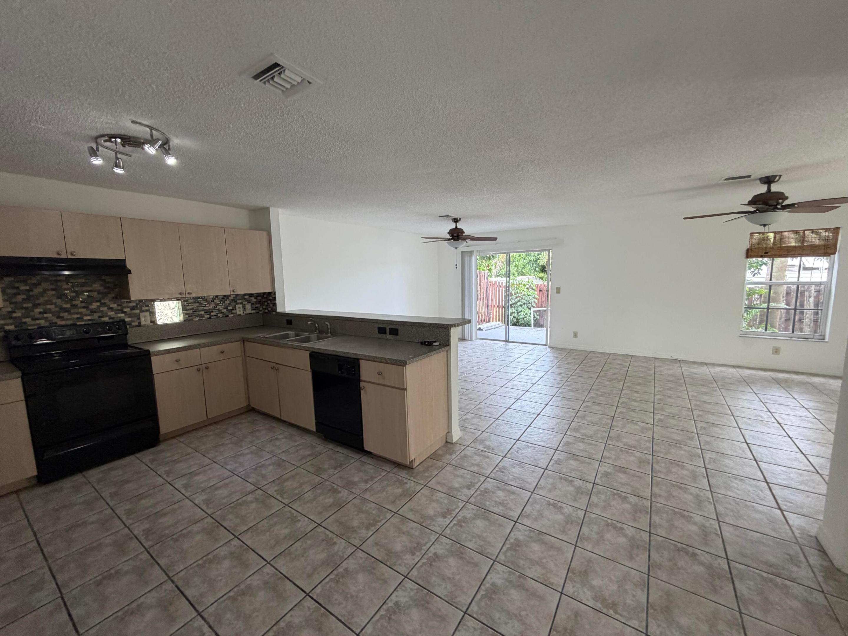 4172 Pine Hollow Circle Property Photo 30