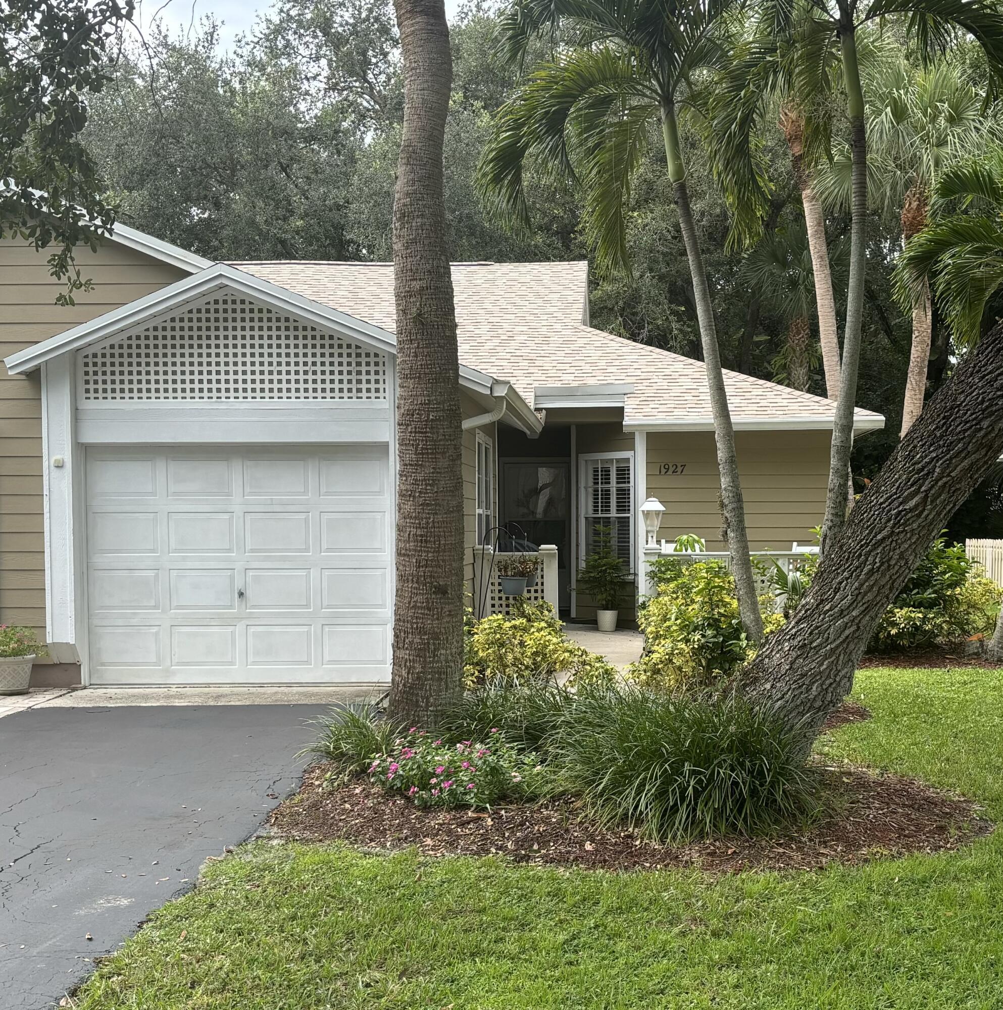 1927 Sixty Oaks Lane Property Photo 1
