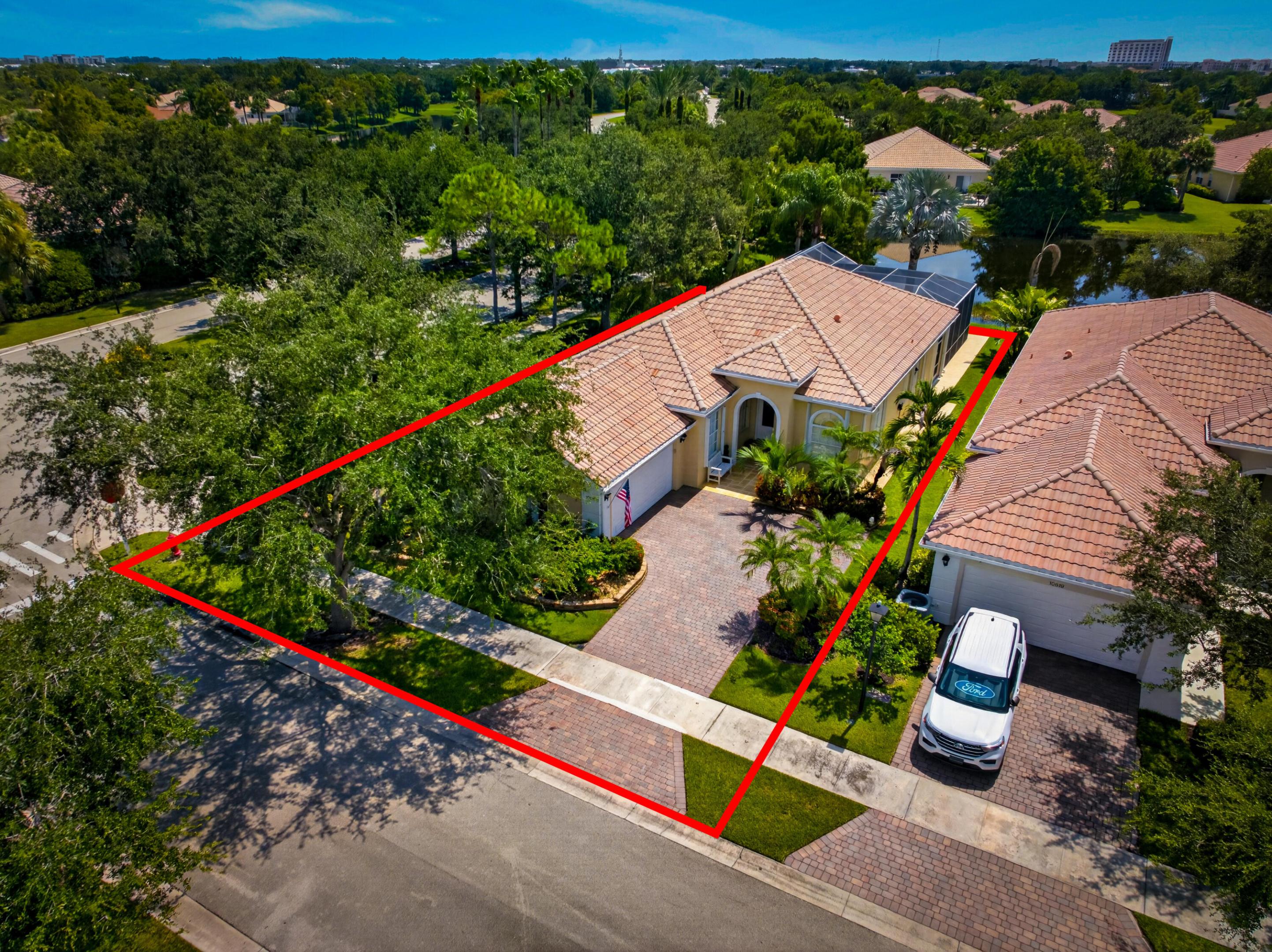 10811 Sw Candlewood Road Property Photo 2