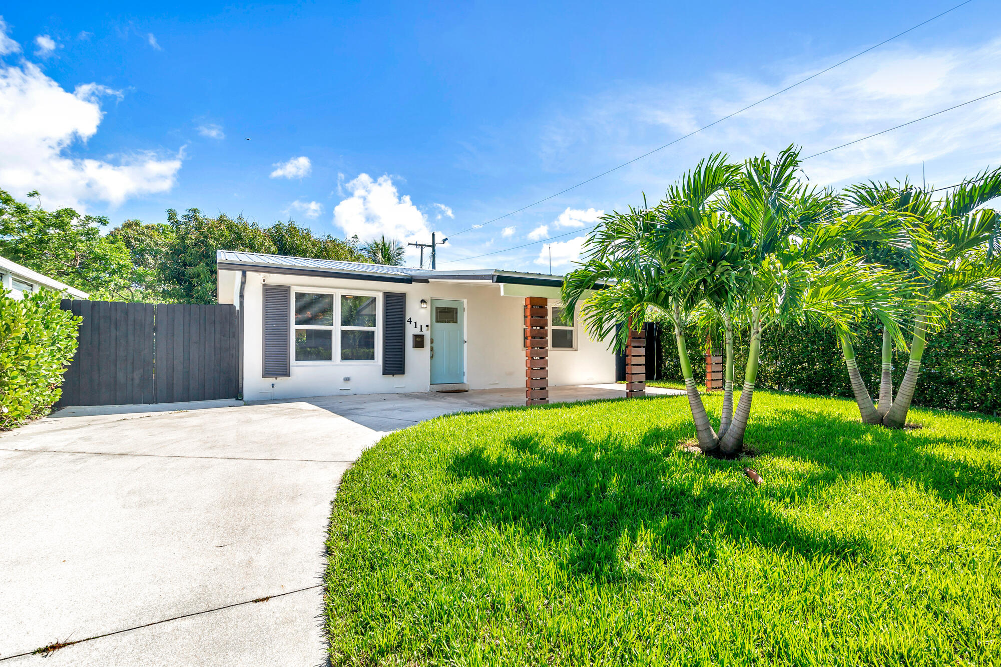 411 Summa Street Property Photo 2