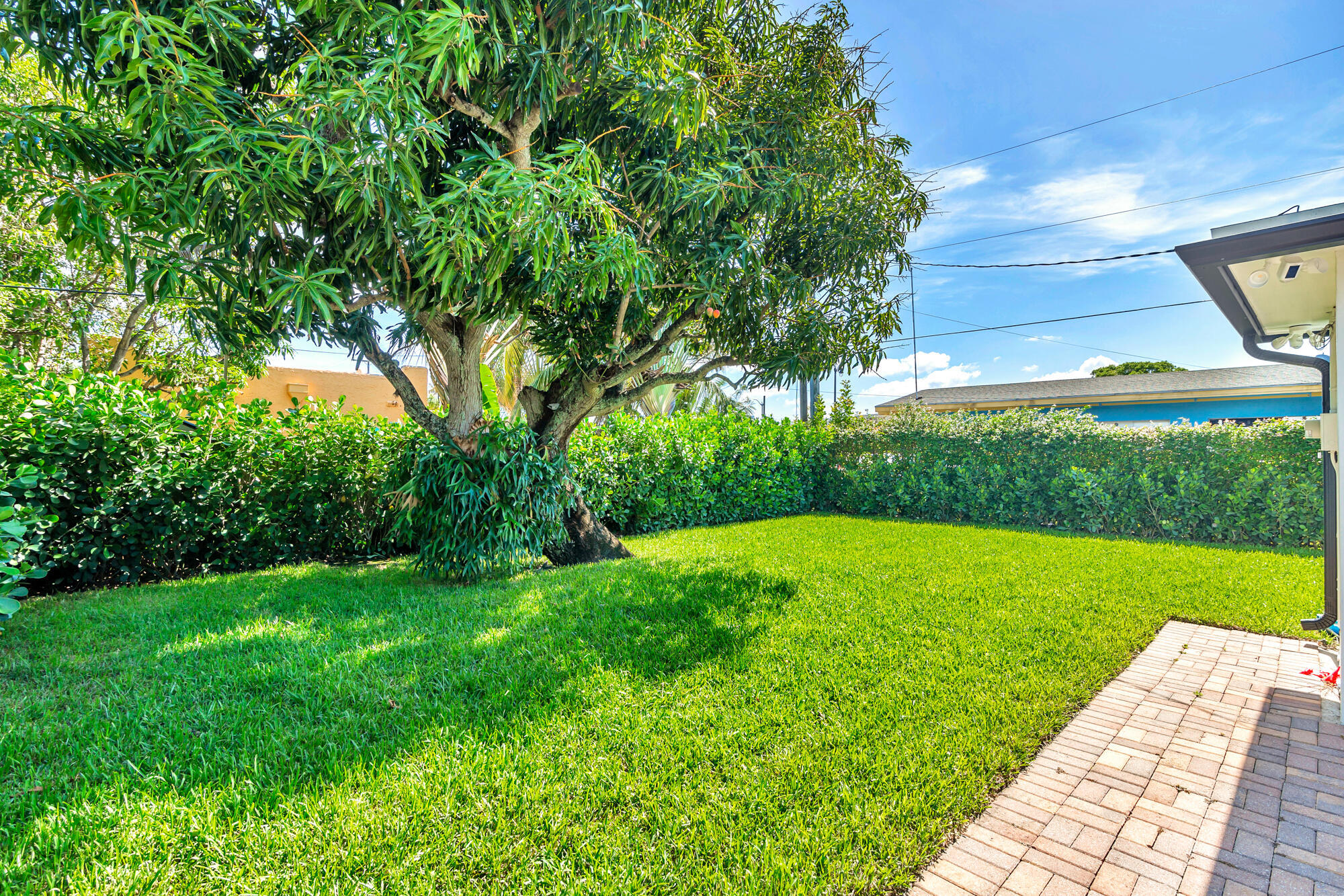 411 Summa Street Property Photo 6