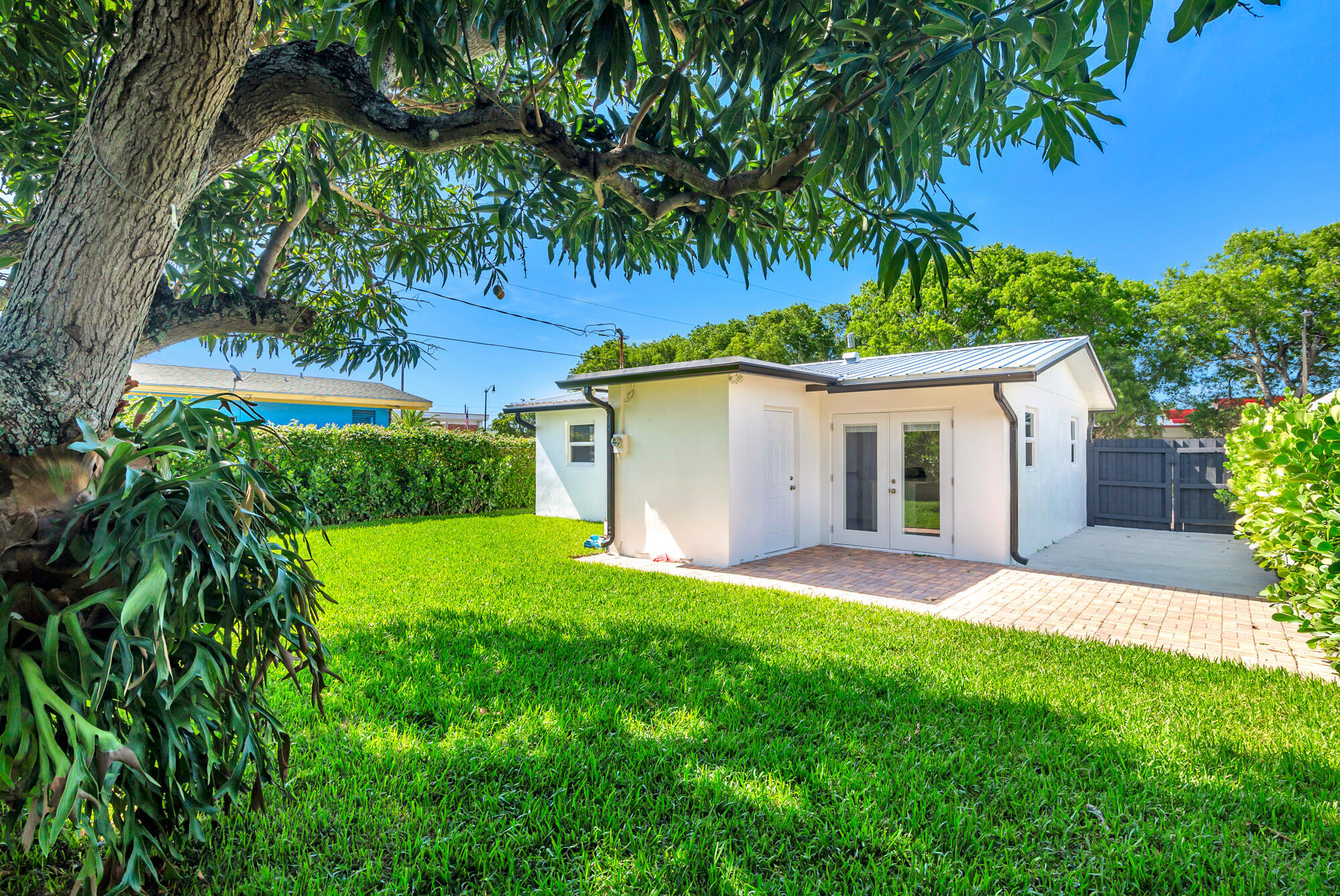 411 Summa Street Property Photo 10