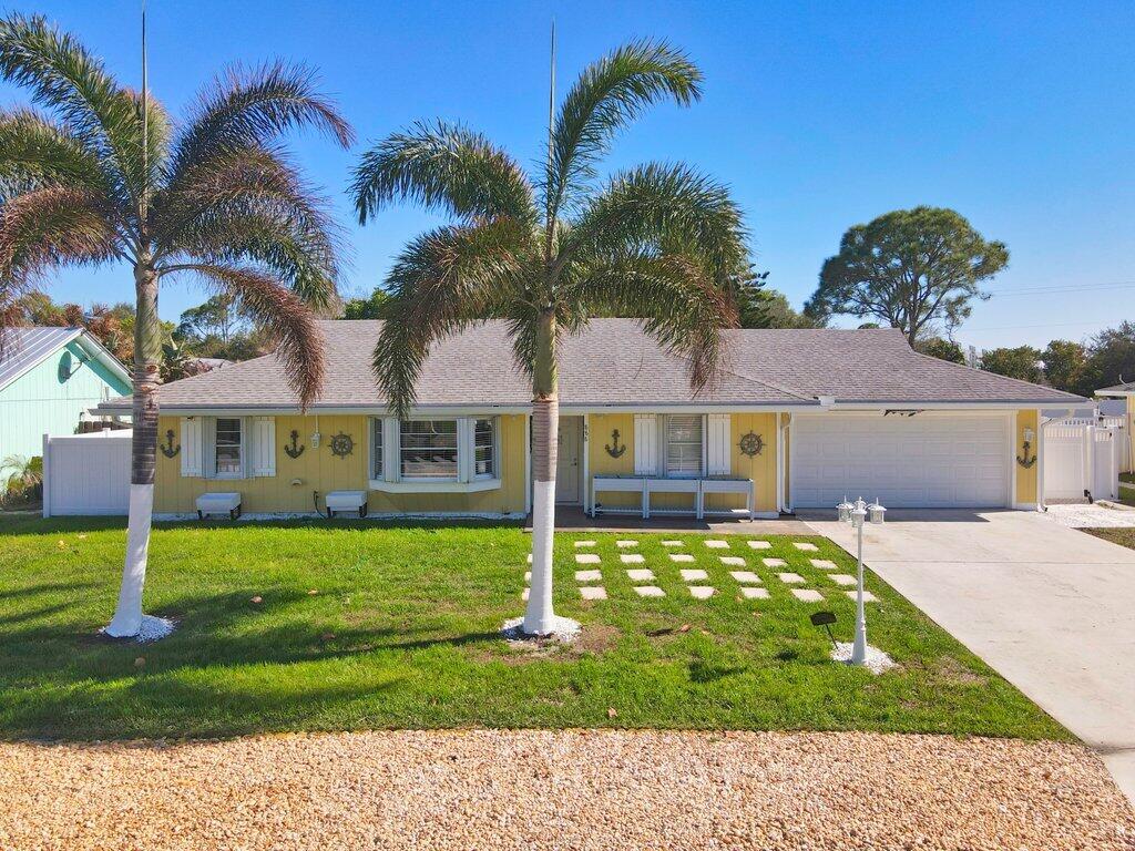 888 Ne Maranta Terrado Property Photo 1