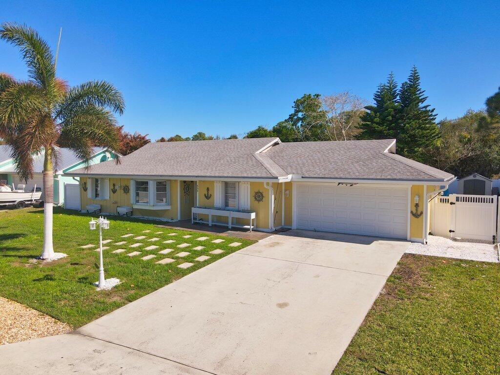 888 Ne Maranta Terrado Property Photo 2