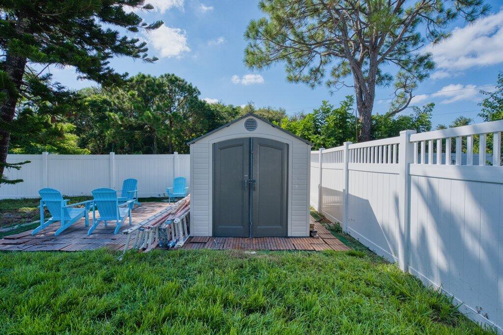 888 Ne Maranta Terrado Property Photo 17