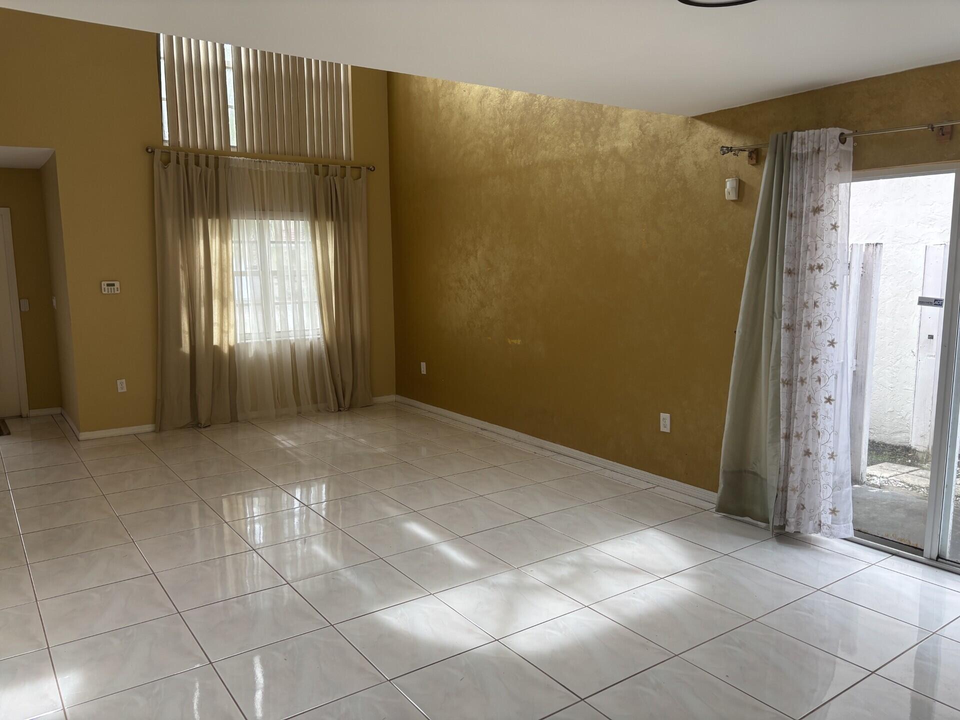 56 Gables Boulevard Property Photo 3