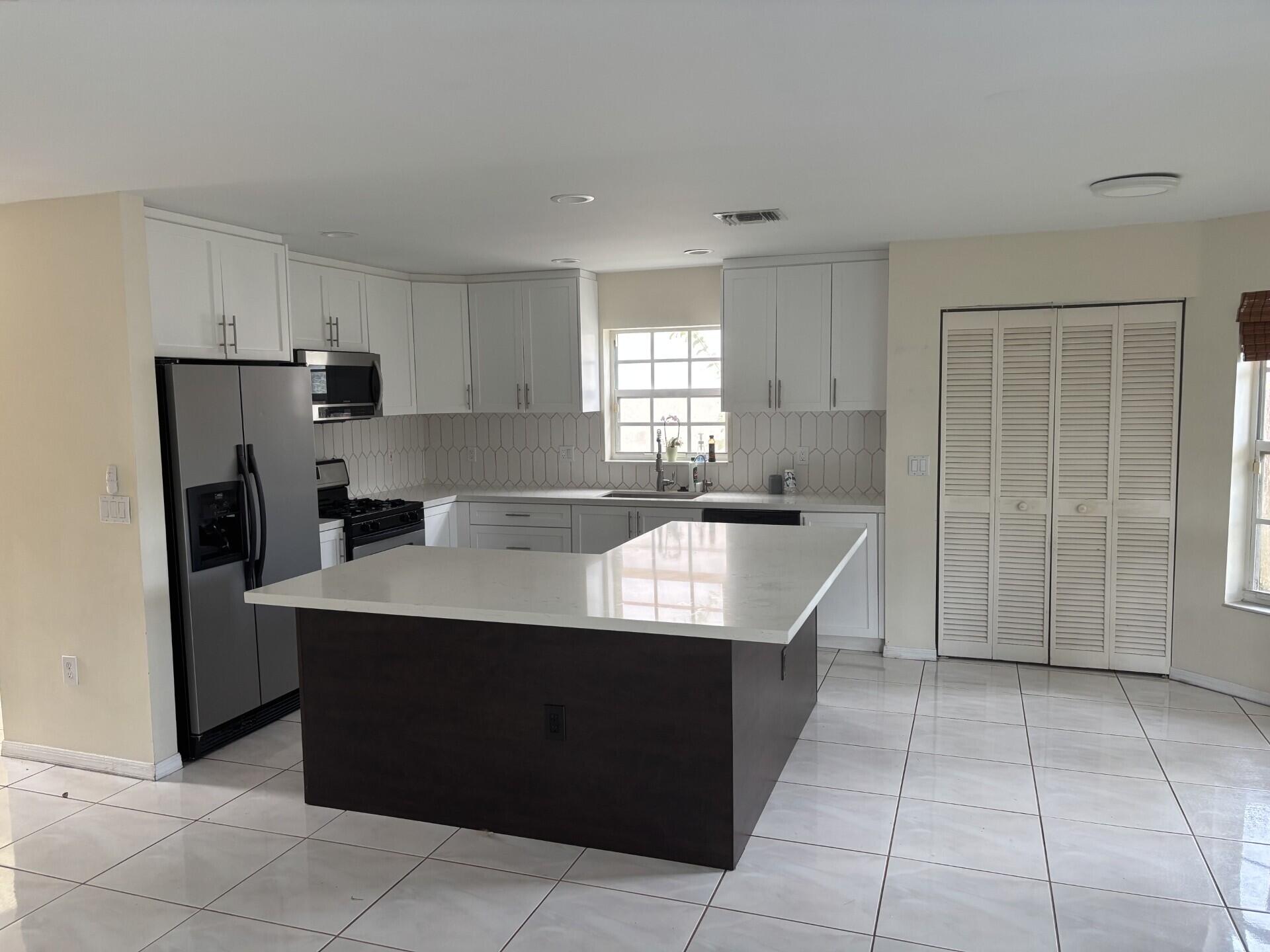 56 Gables Boulevard Property Photo 7