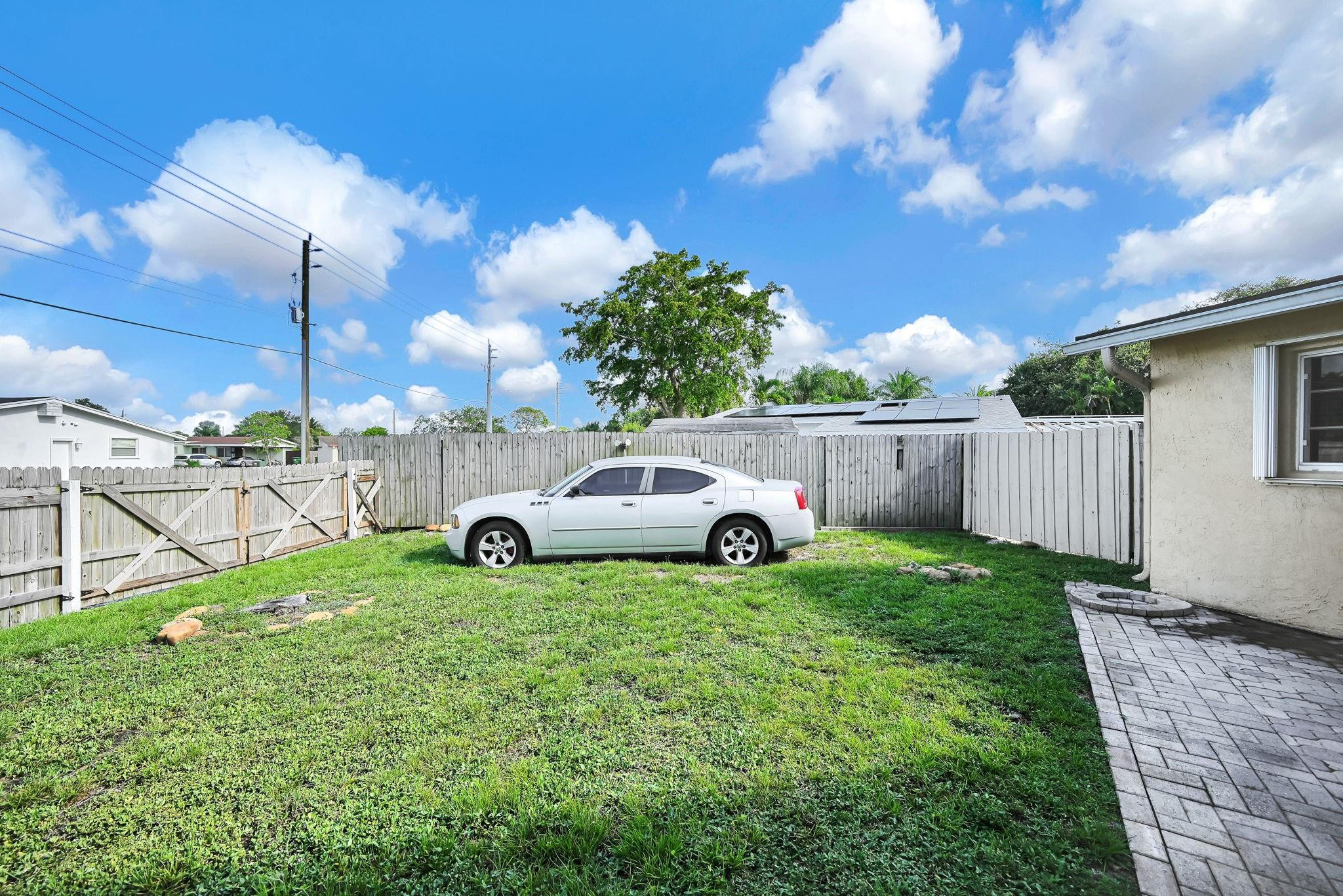 2171 Sw 36th Terrace Property Photo 3