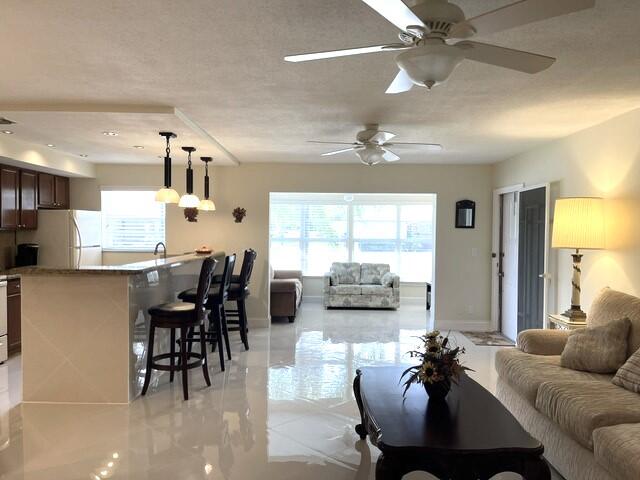 1315 High Point Way Se B Property Photo 14