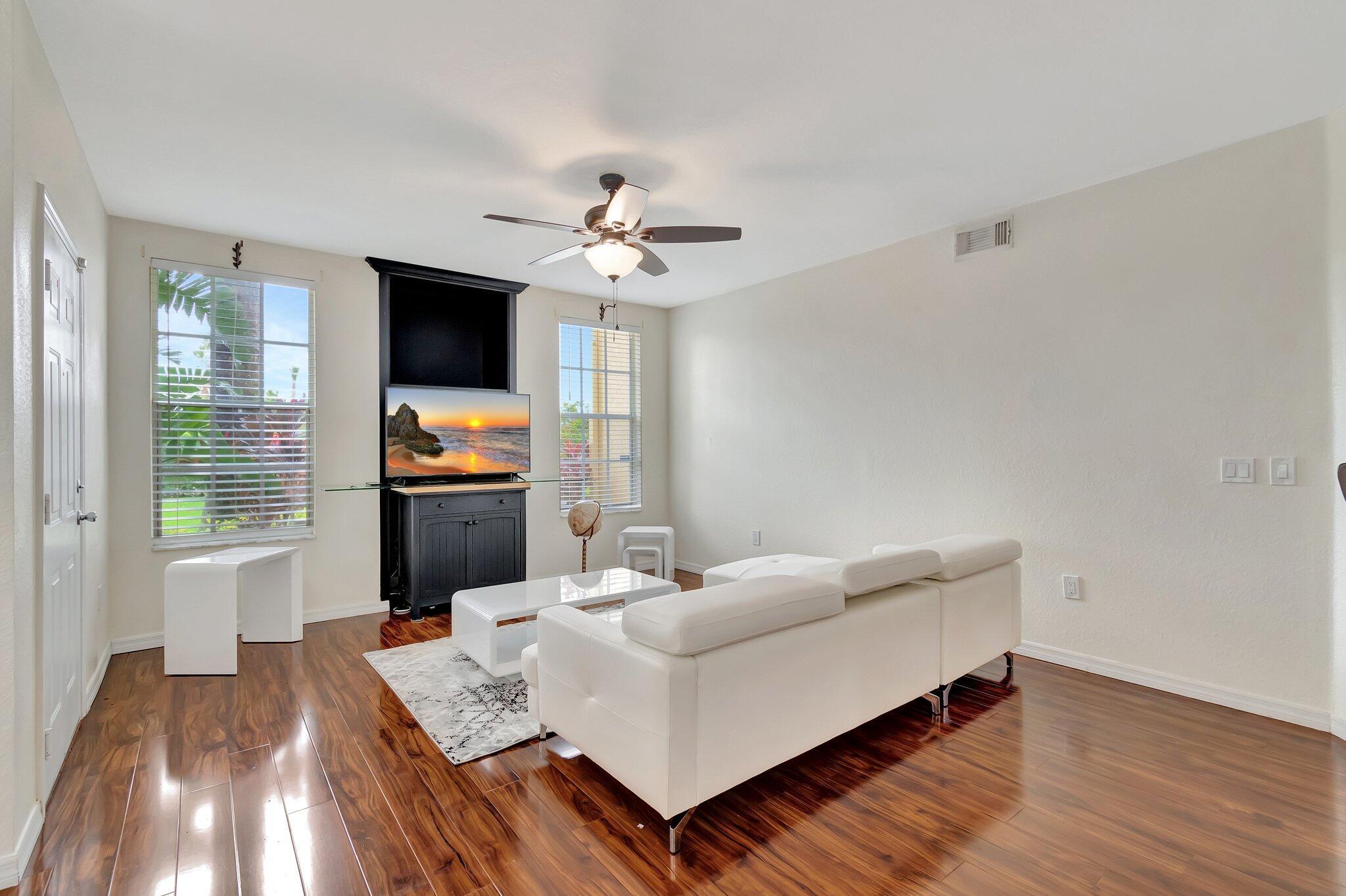 1207 Belmont Place Property Photo 9