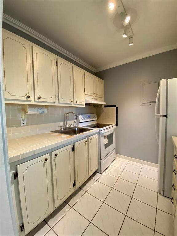 2916 Funston Street 51a Property Photo 6