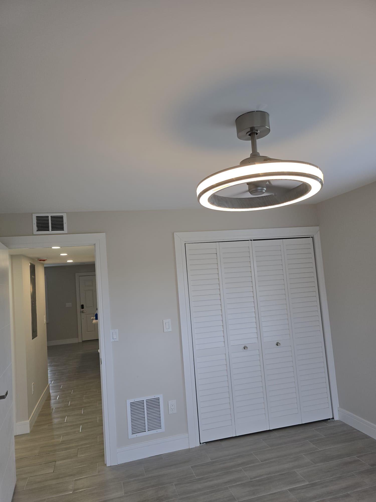 215 E Normandy E 215 Property Photo 17