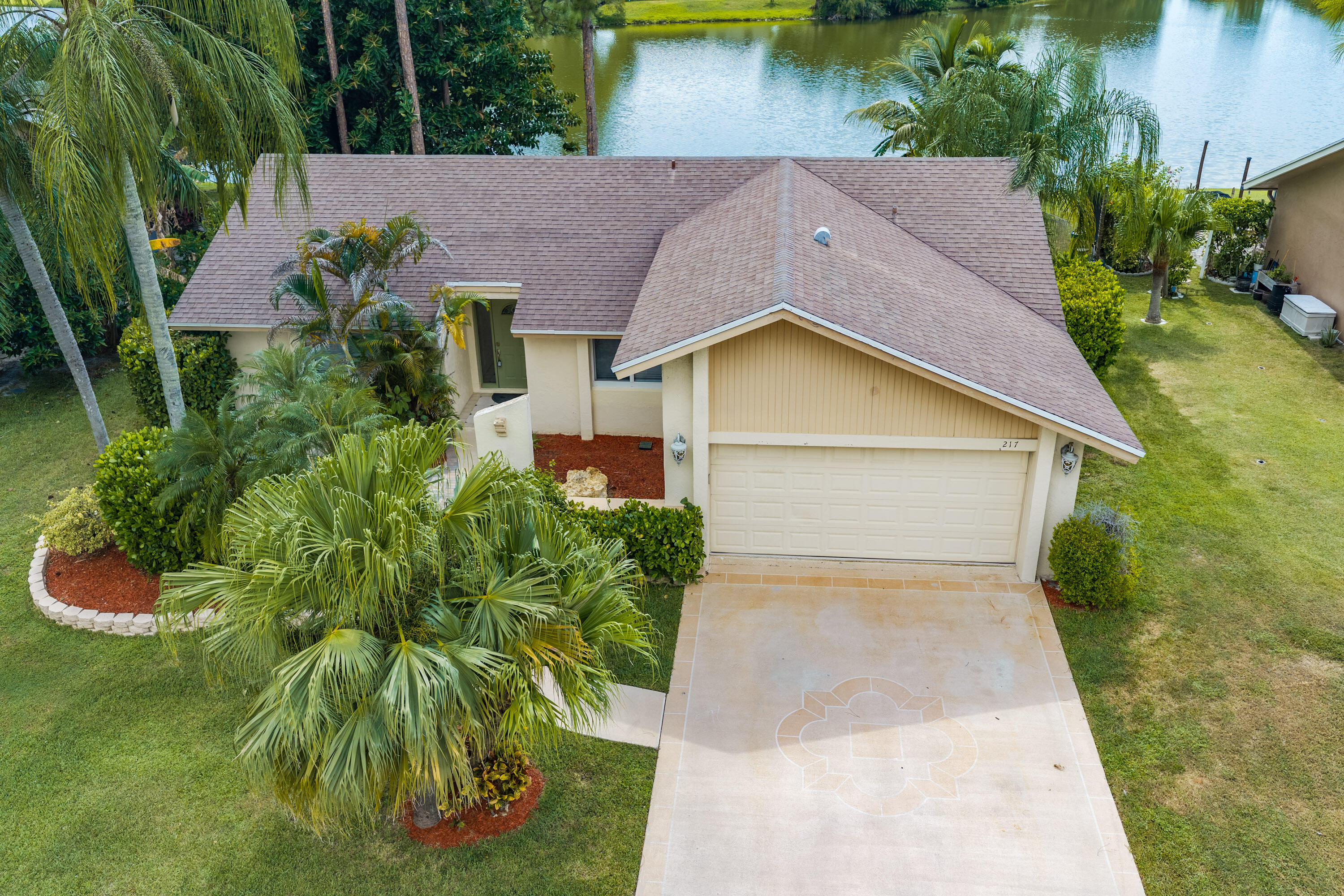 217 PARKWOOD Drive S
