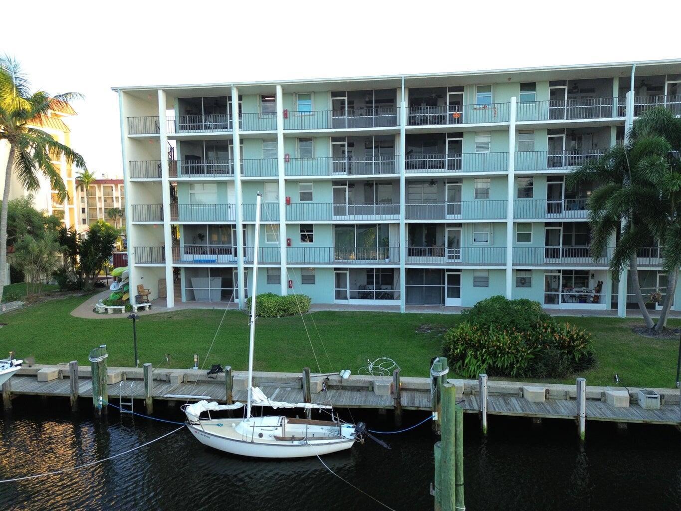 109 PARADISE HARBOUR Boulevard 414 Property Photo 1