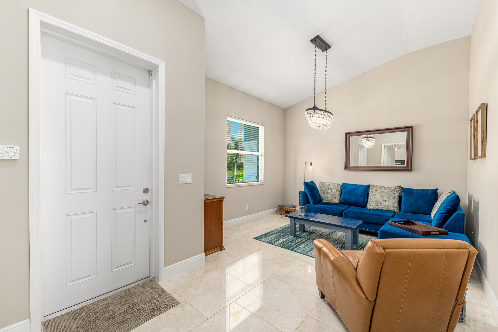 2070 Nw Pine Tree Way Property Photo 8
