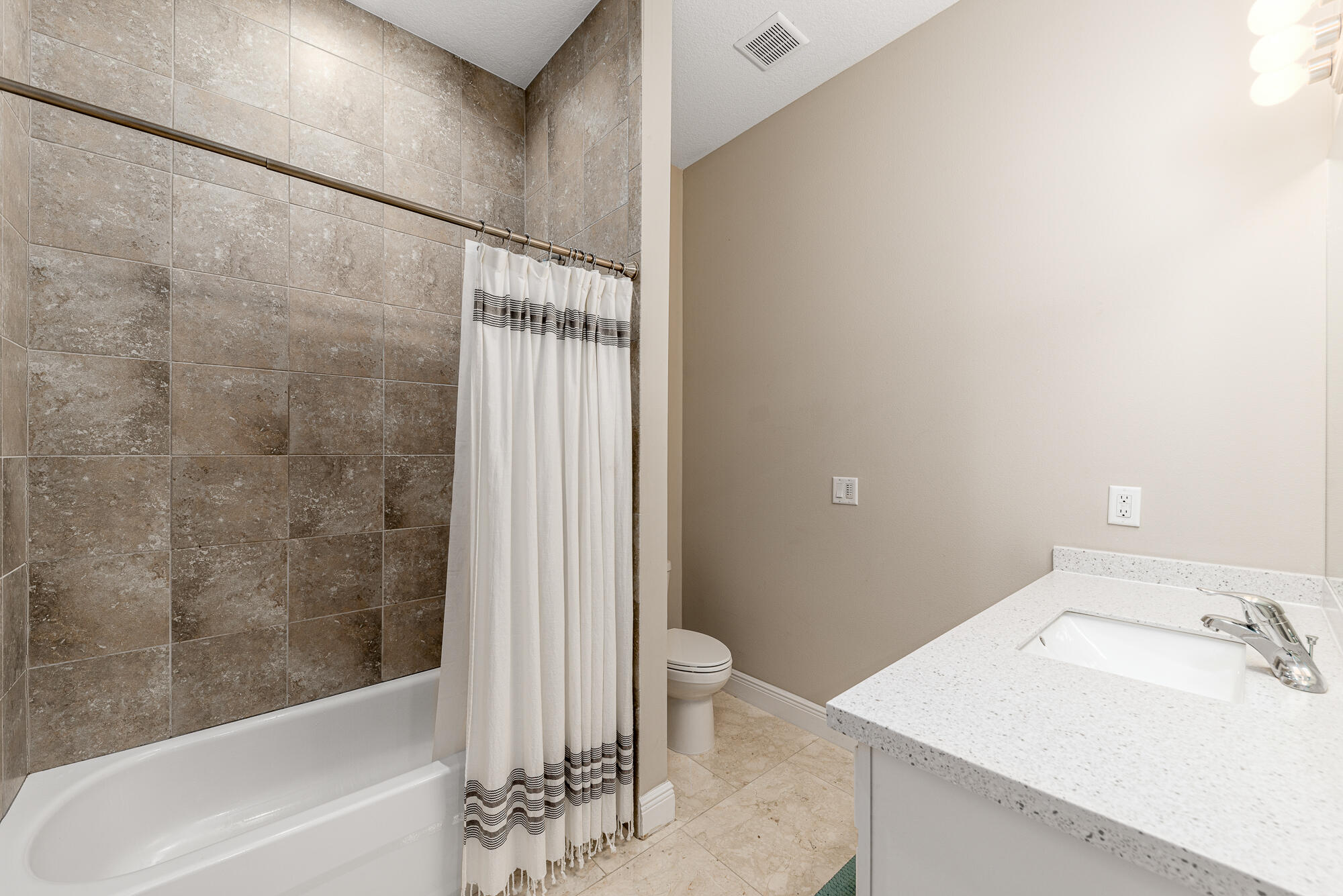 2070 Nw Pine Tree Way Property Photo 22