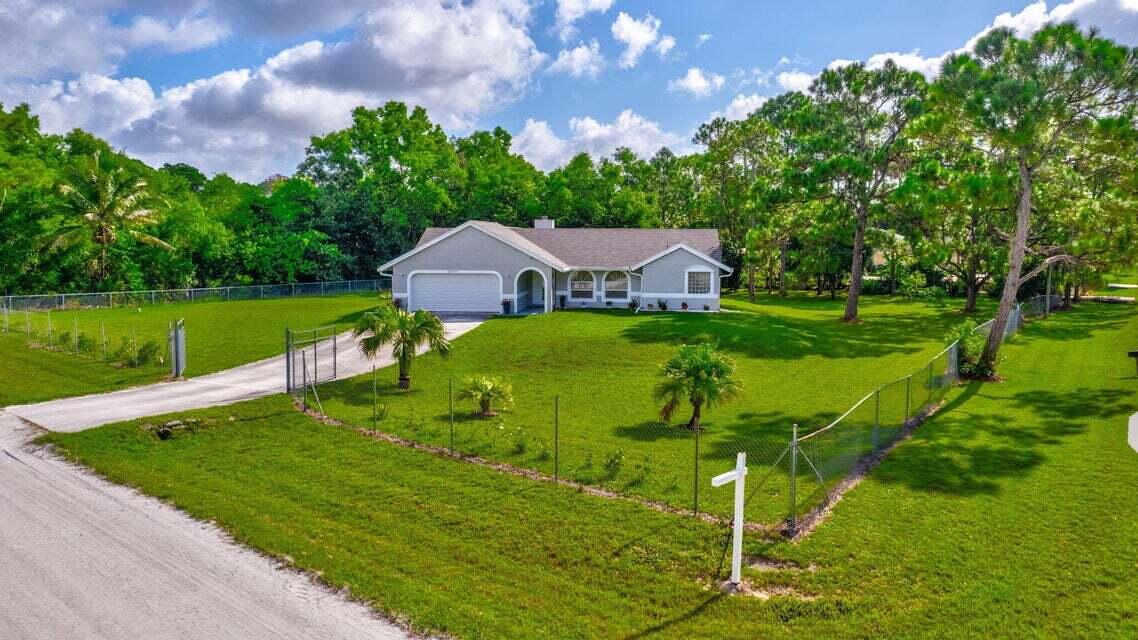12969 54th Street N Property Photo 2