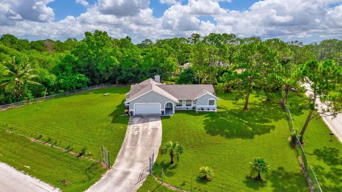 12969 54th Street N Property Photo 6
