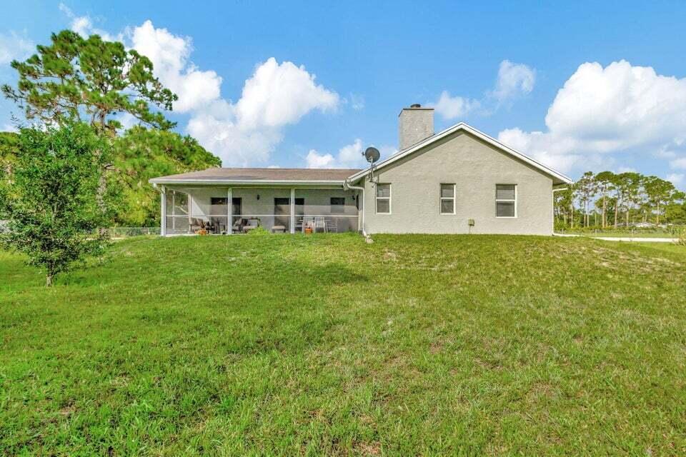 12969 54th Street N Property Photo 9
