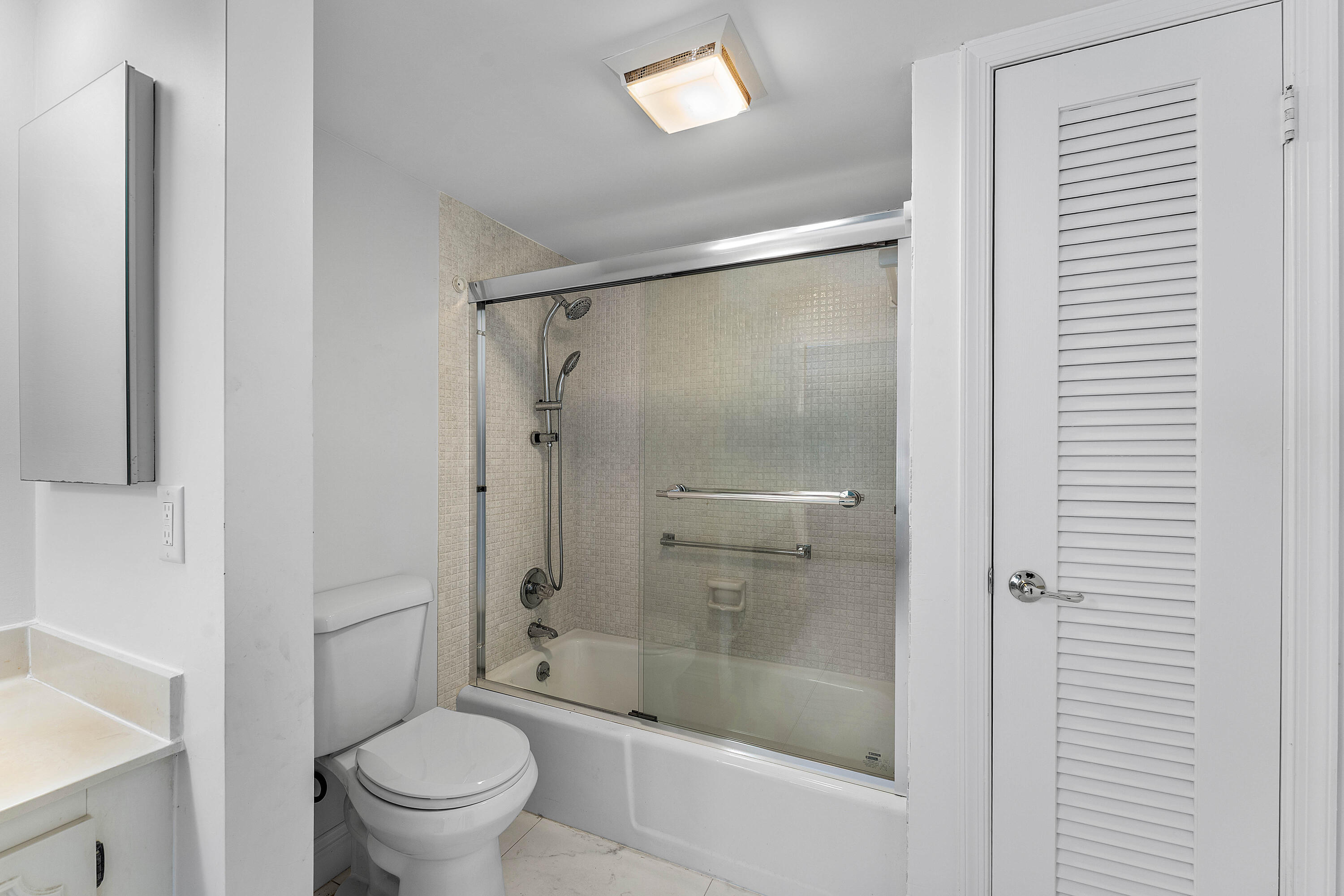 250 John F Kennedy Drive 107 Property Photo 16
