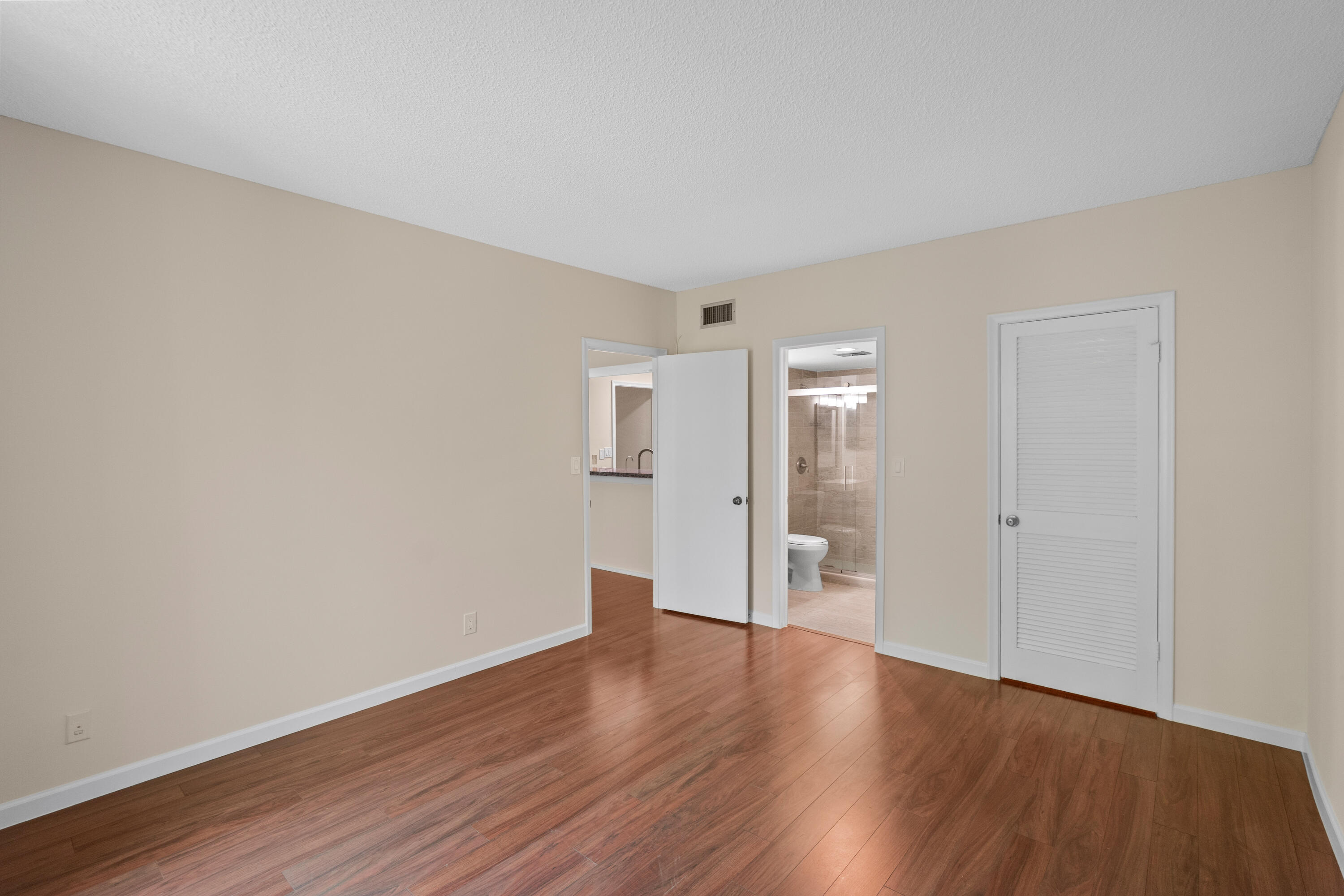 1630 S Ocean Lane 235 Property Photo 26