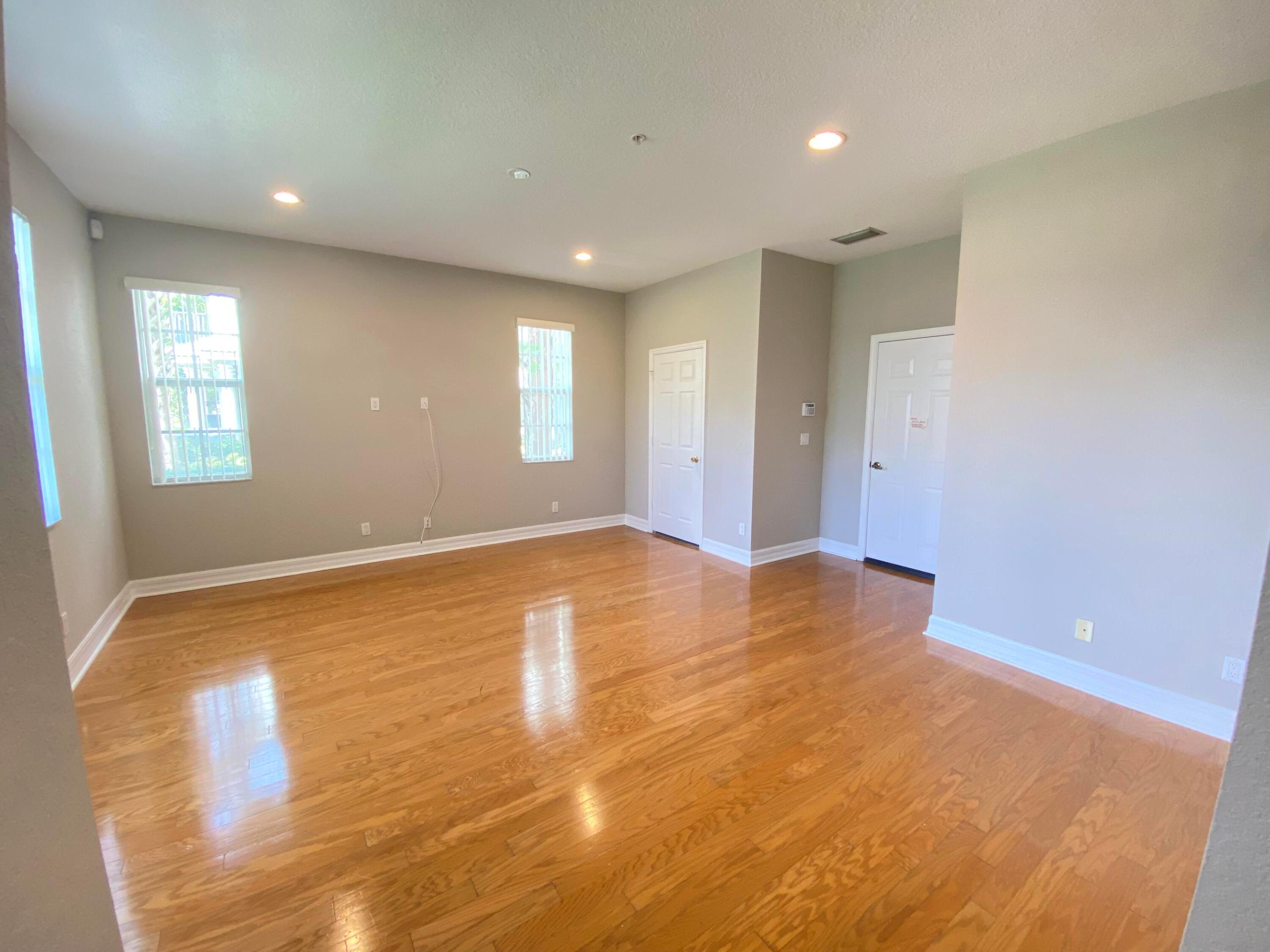 1844 Nw 9th Street Property Photo 6