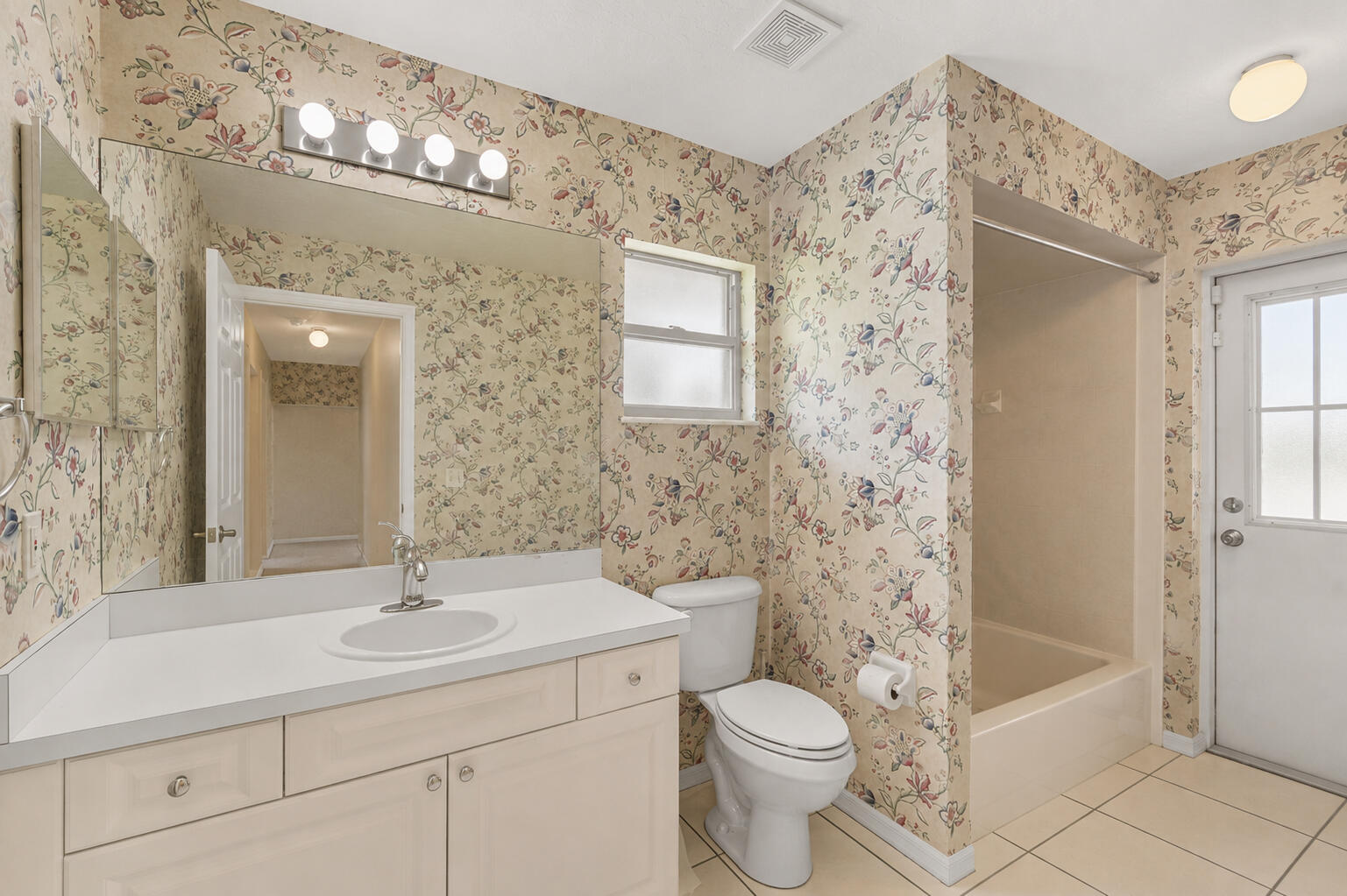 488 Arbor Street Property Photo 22