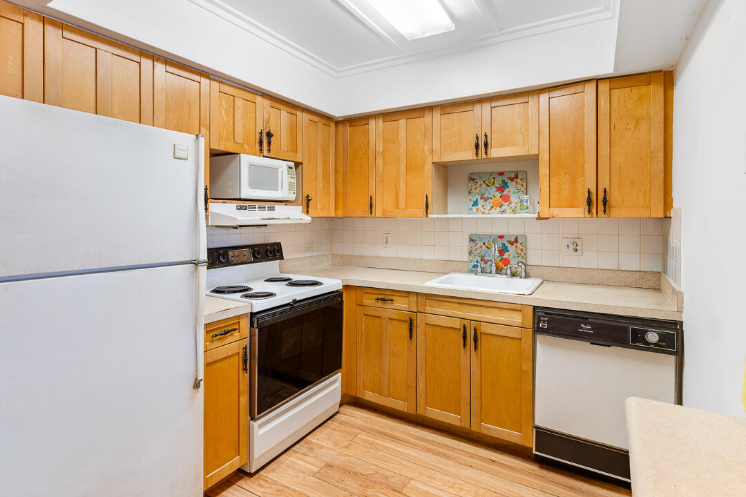 950 S Kanner Highway Unit B31 Property Photo 6