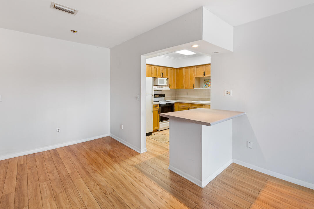 950 S Kanner Highway Unit B31 Property Photo 7